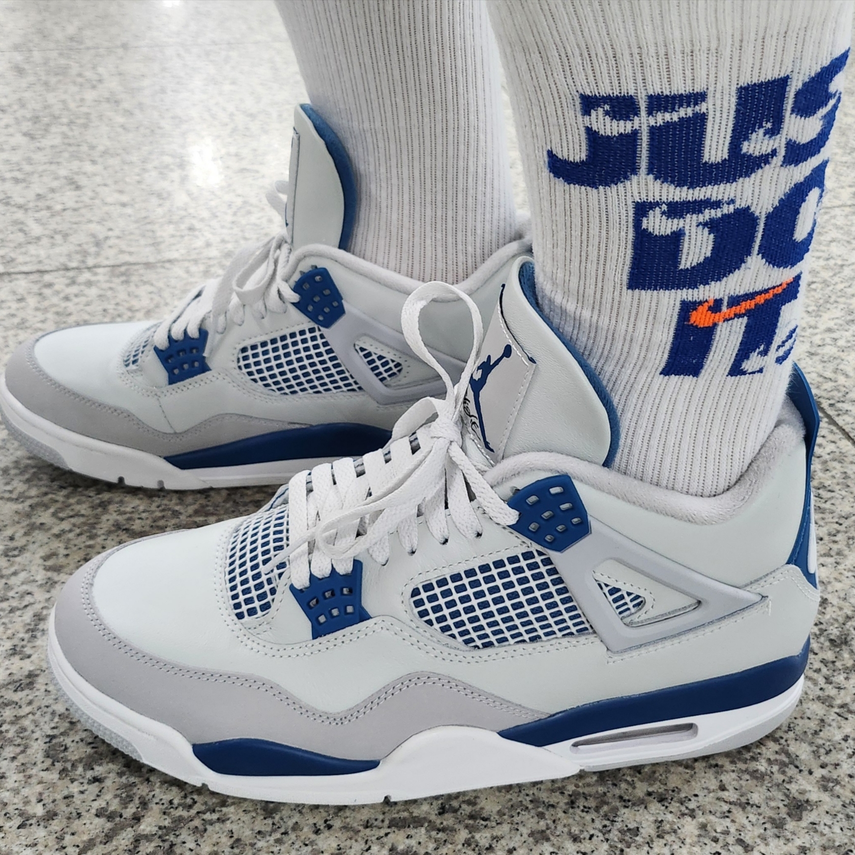 Jordan 4 Retro Industrial Blue 착용 스타일