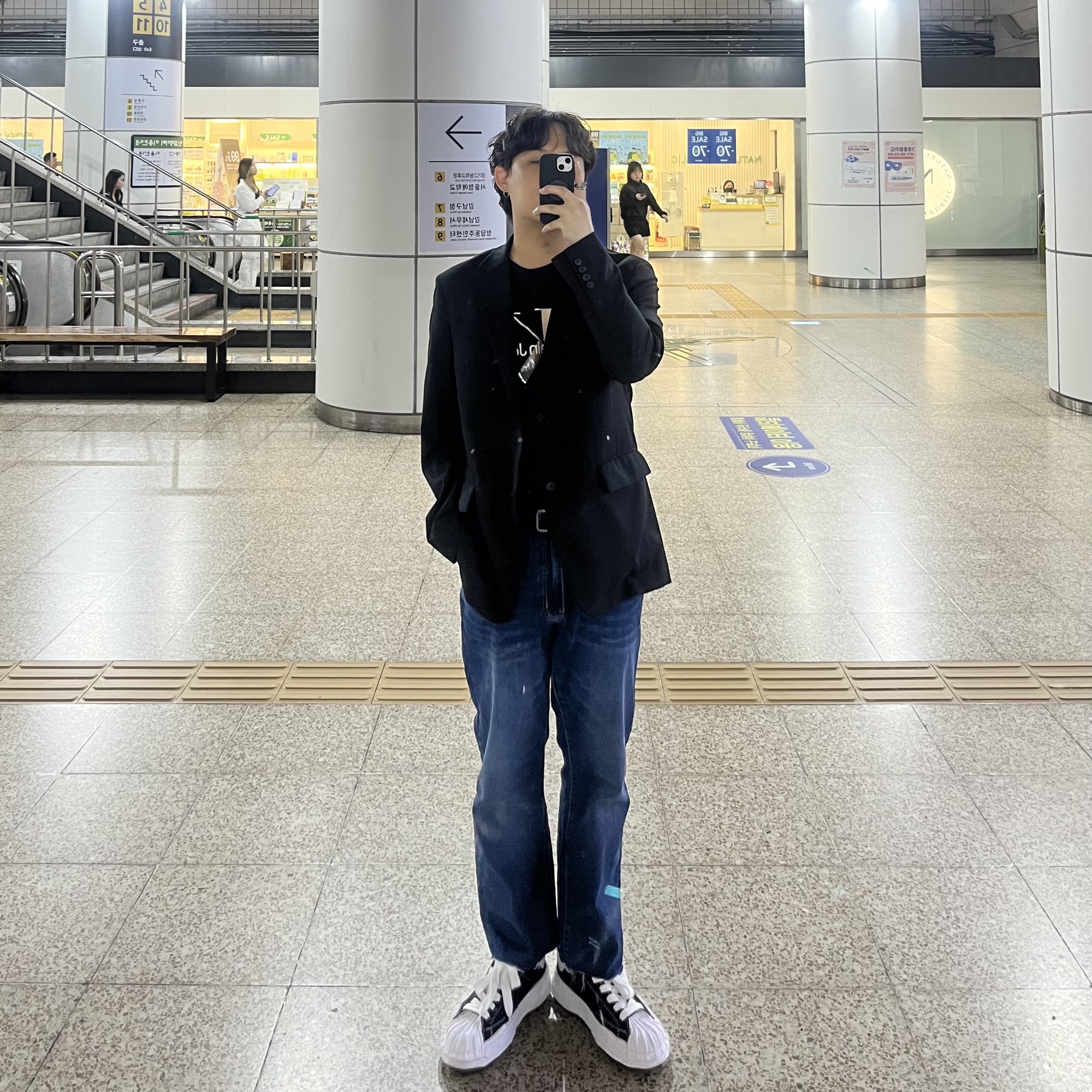 Maison Mihara Yasuhiro Blakey OG Sole Canvas Low-top Sneakers Black White 착용 스타일 - 2