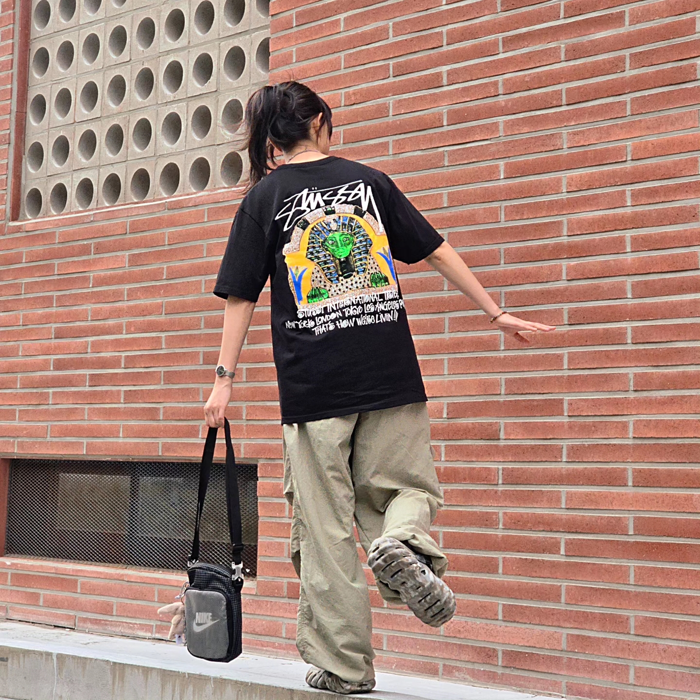 Stussy Sphinx T-shirt Black, Crocs Echo Marbled Clog Bone Multi 착용 스타일 - 2