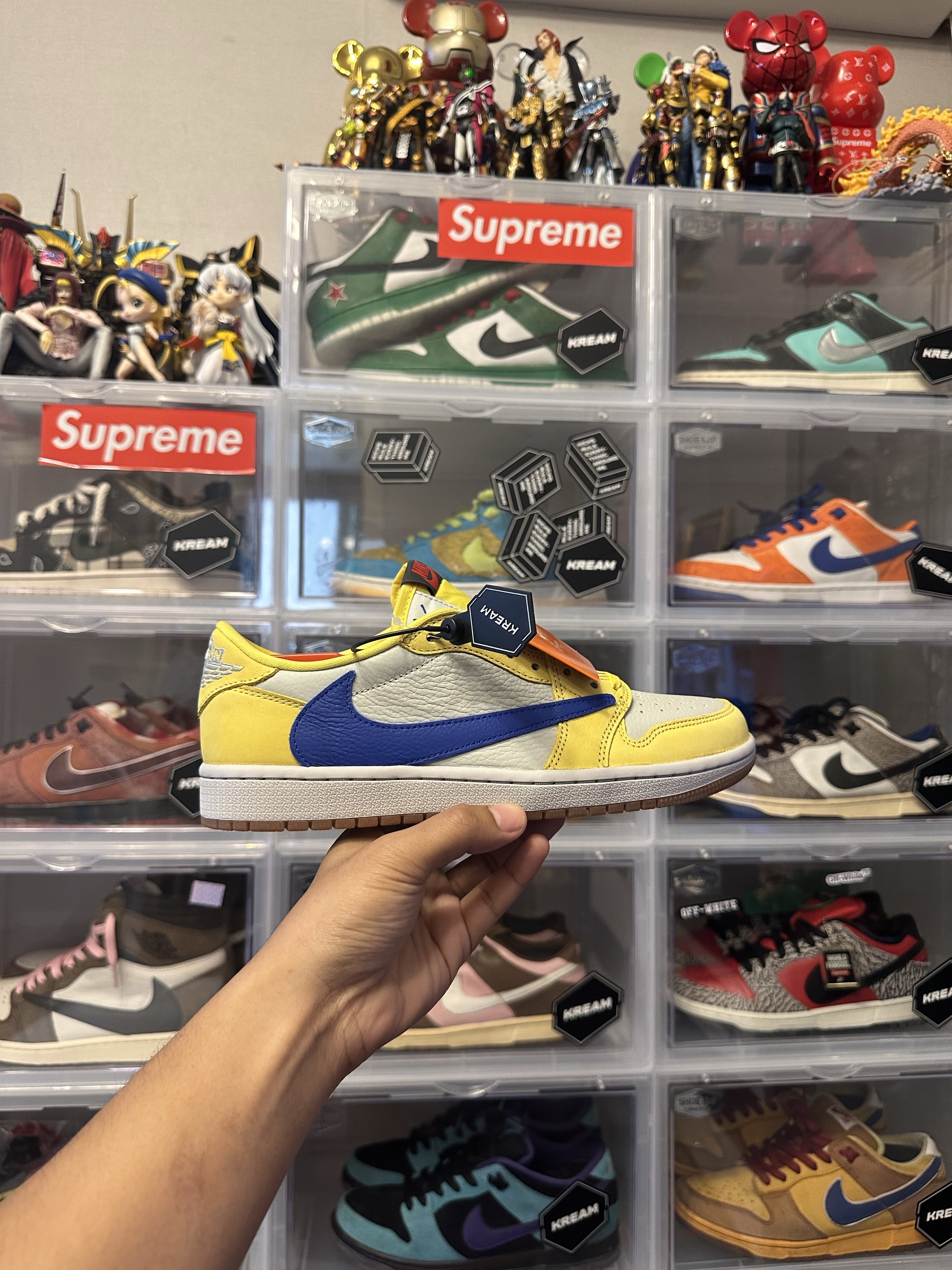 (W) Jordan 1 x Travis Scott Retro Low OG SP Canary, Nike x Travis Scott SB Dunk Low 착용 스타일