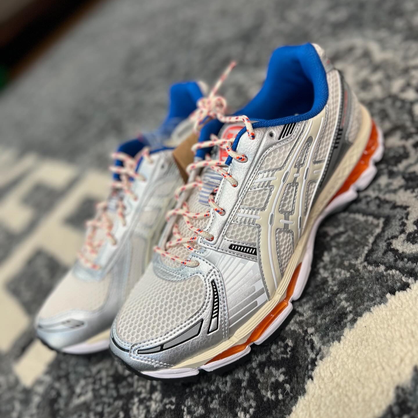 Asics x Ronnie Fieg Gel-Kayano 12.1 Cream 착용 스타일