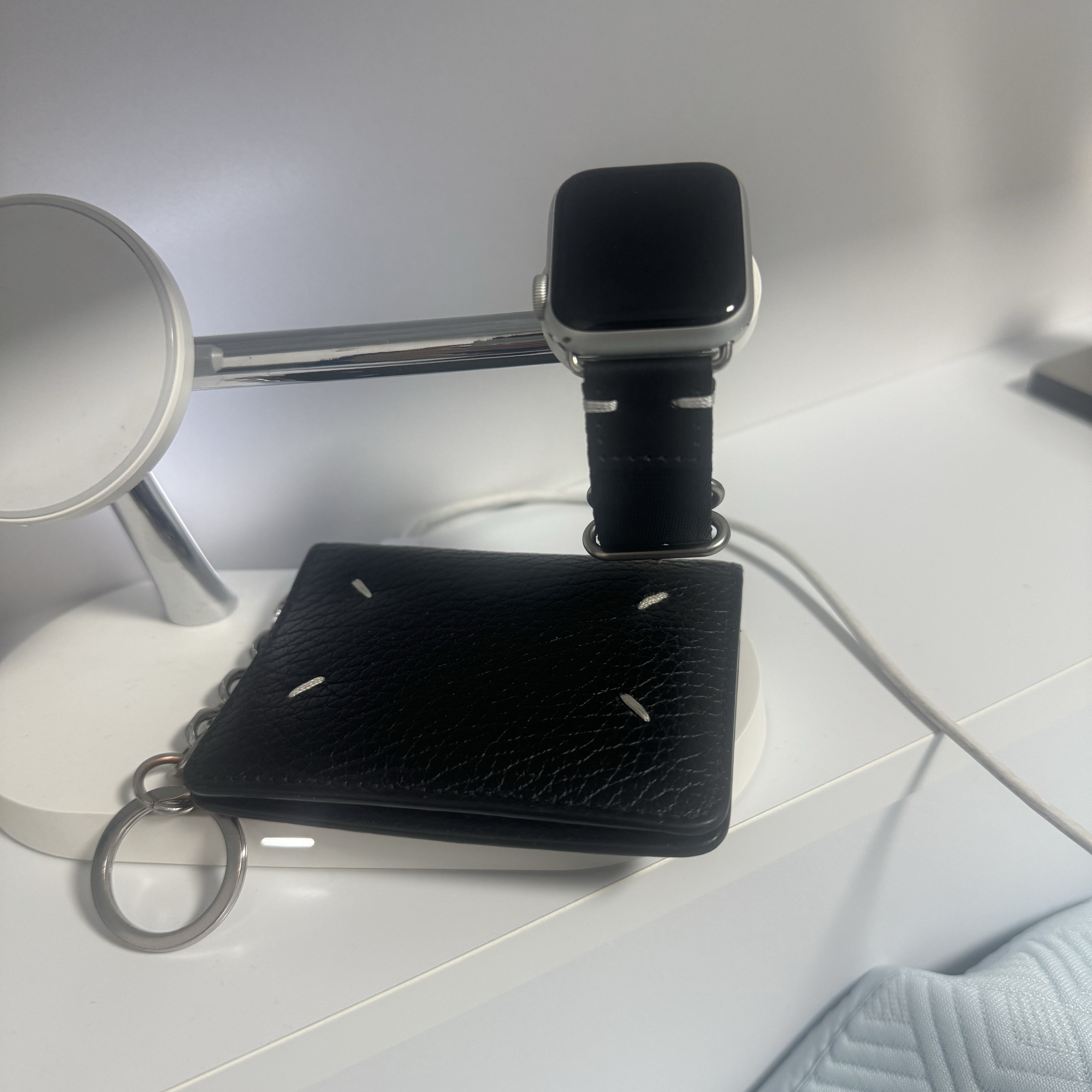 Maison Margiela Keyring Wallet Black 착용 스타일