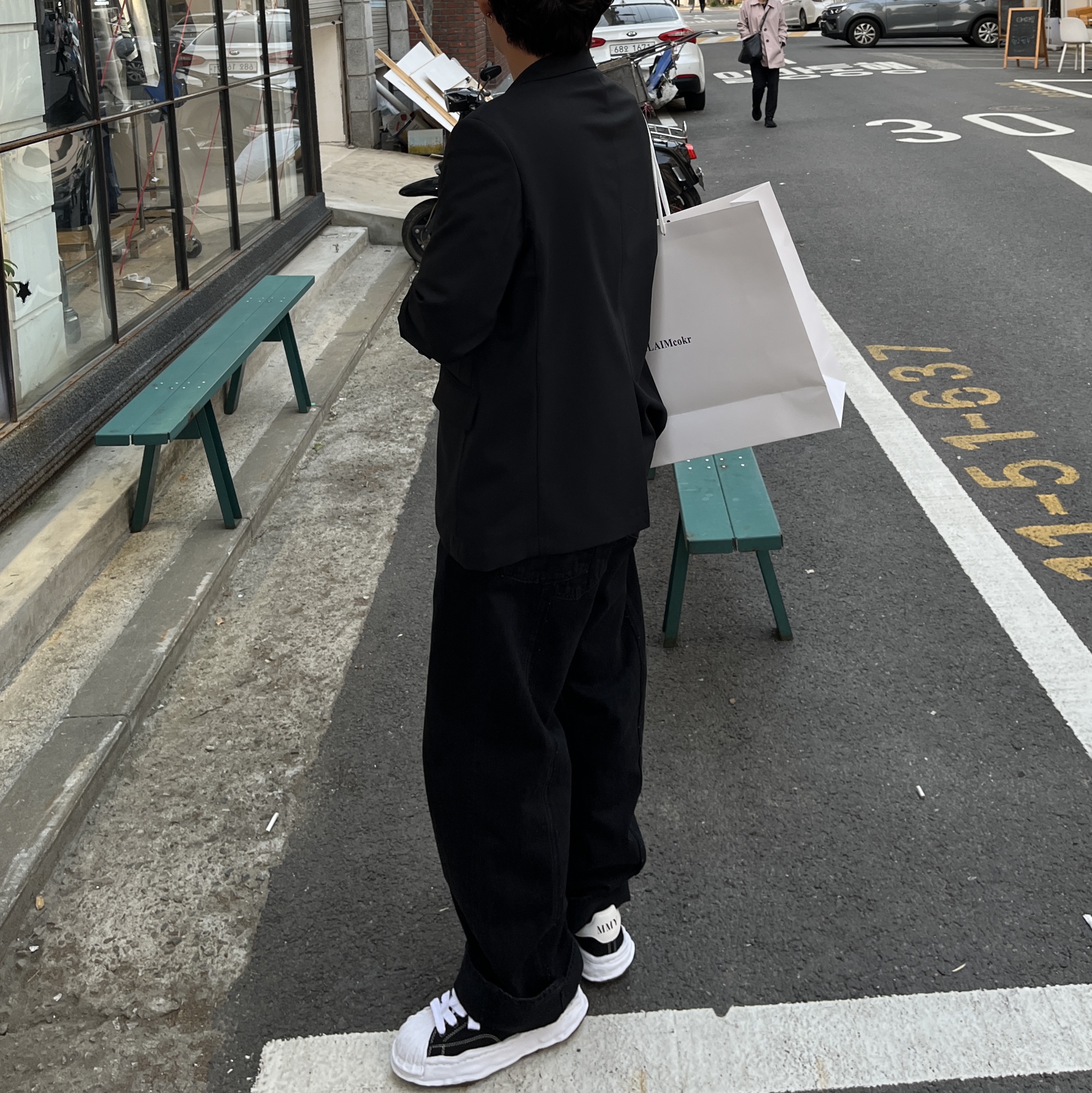 Maison Mihara Yasuhiro Blakey OG Sole Canvas Low-top Sneakers Black White 착용 스타일 - 2