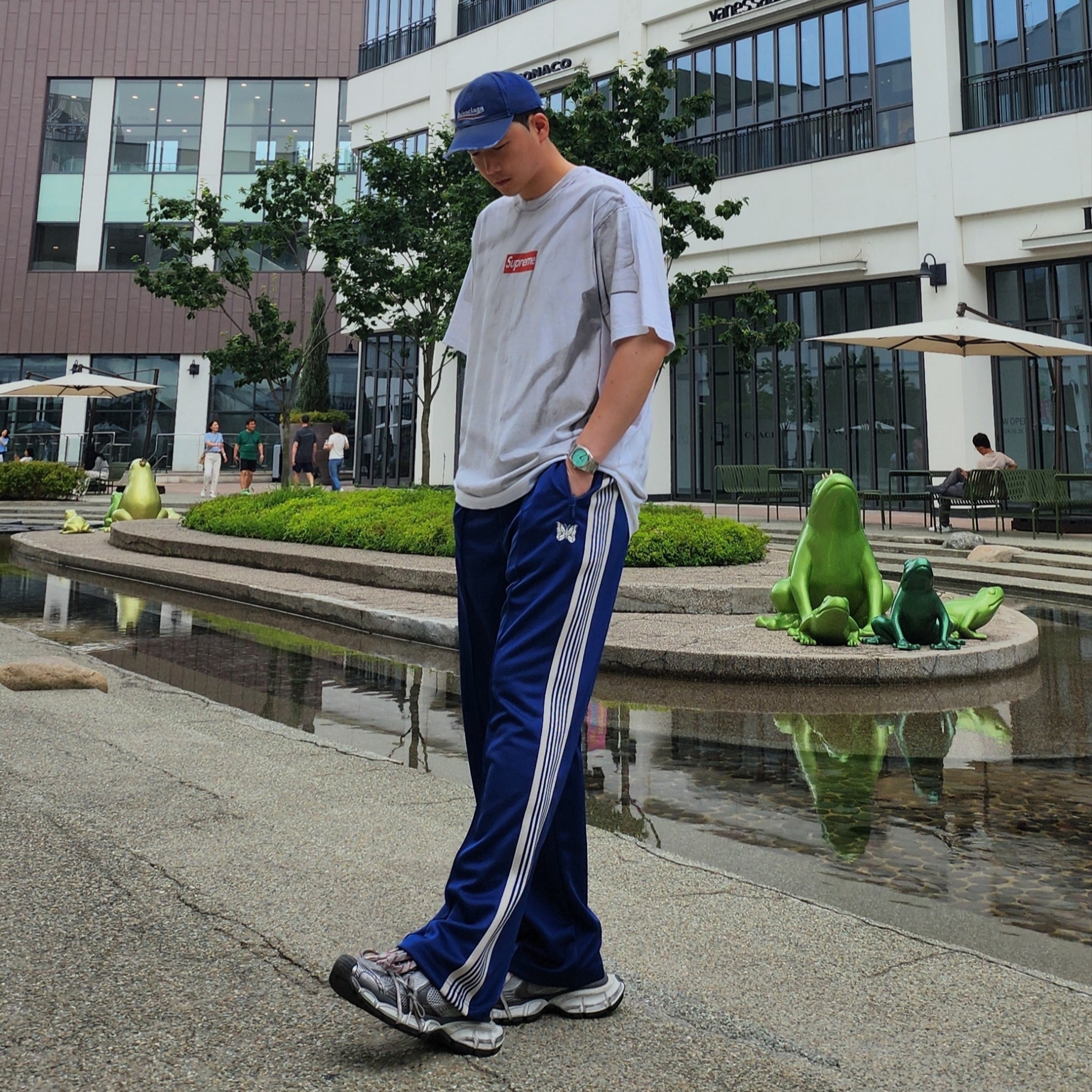 Needles Track Pants Poly Smooth Royal, Needles H.D. Track Pants Poly Smooth Royal 착용 스타일