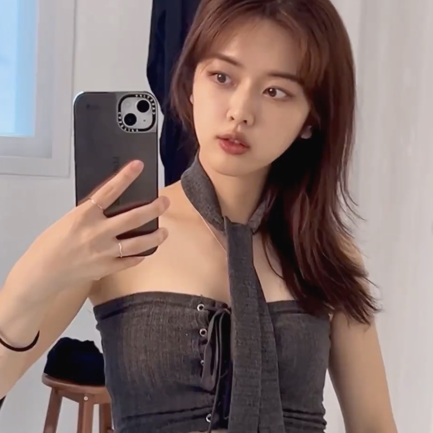 NIIER NOR Lace-Up Scarf Tube Top Charcoal, NIIER NOR Lace-Up Scarf Tube Top Black 착용 스타일