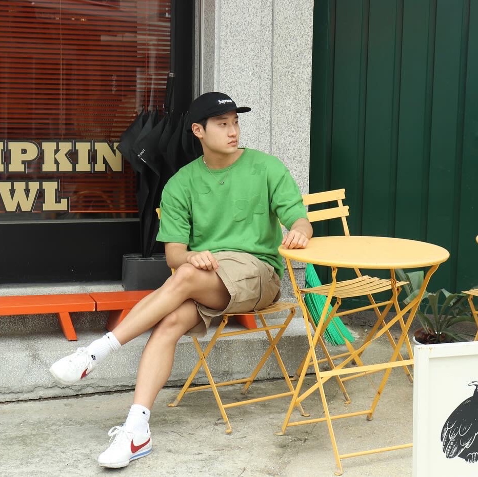 Supreme Washed Chino Twill Camp Cap Black, (W) Nike Classic Cortez Premium White Varsity Red 착용 스타일 - 2