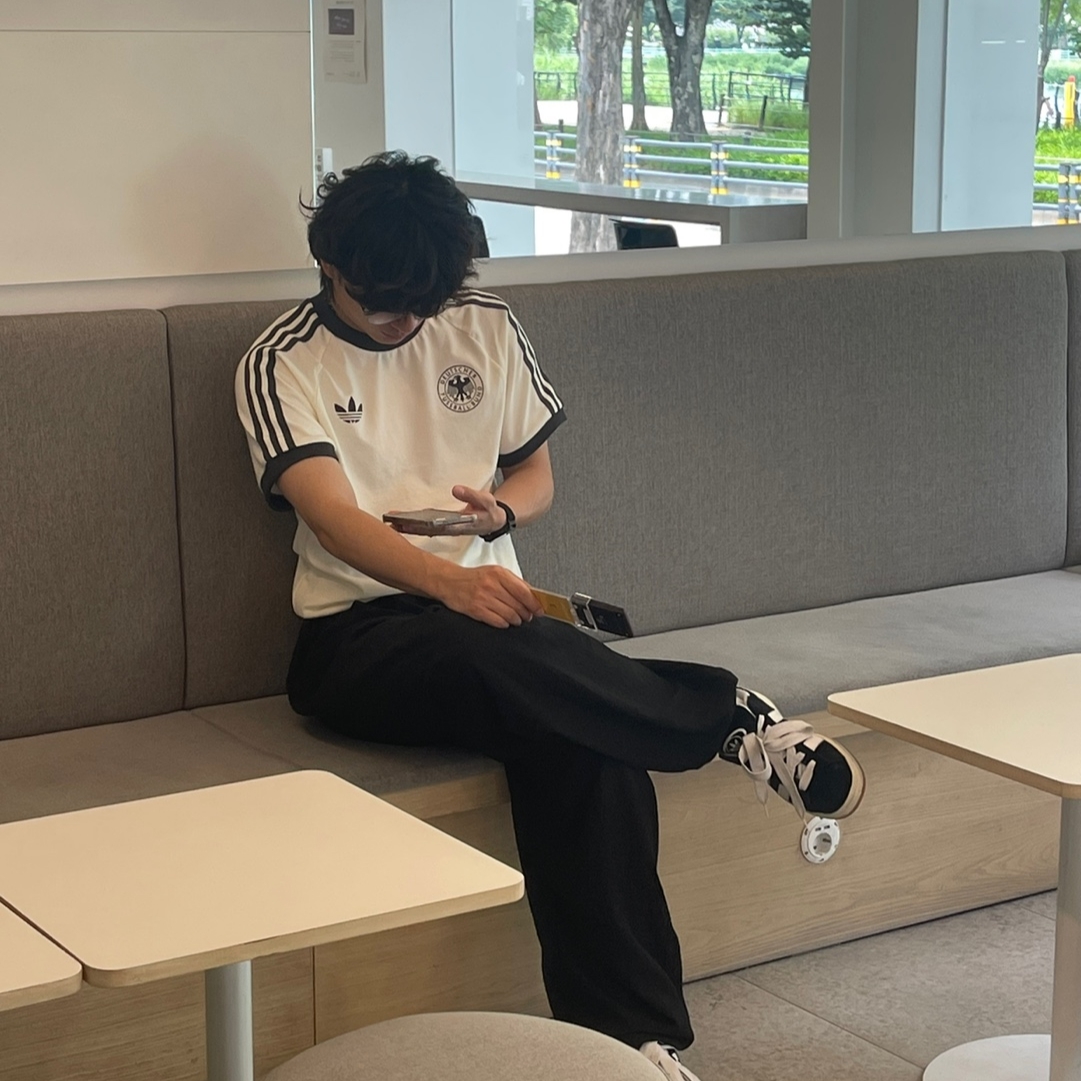 Adidas German Adicolor Classic 3-Stripes T-Shirt Off White - KR Sizing, Adidas Campus 00s Core Black Cloud White 착용 스타일
