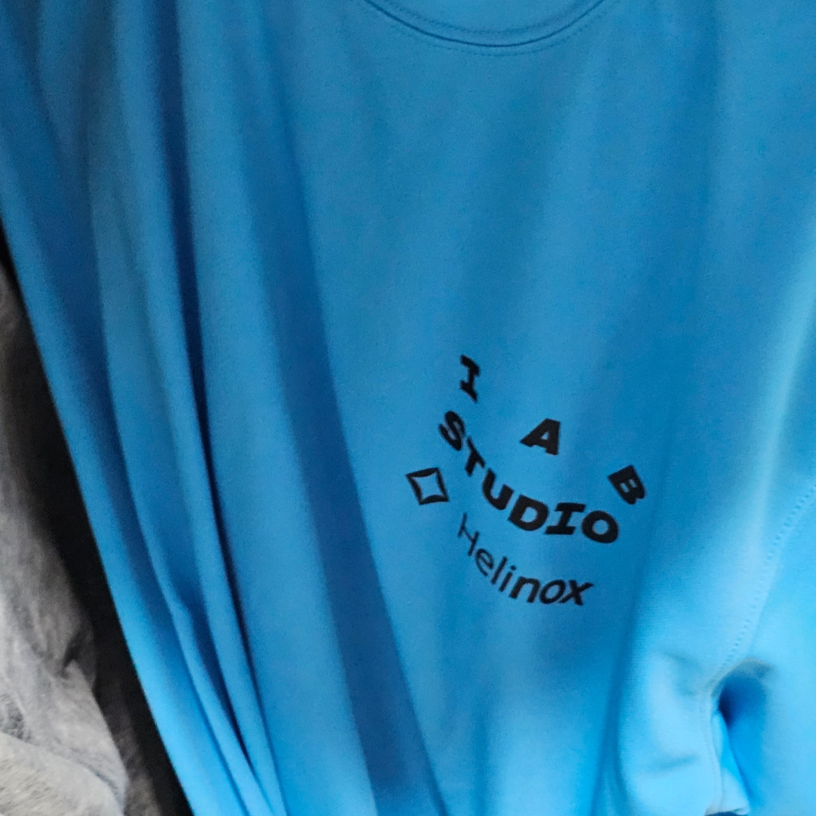 IAB Studio x Helinox T-Shirt Cyan Blue 착용 스타일