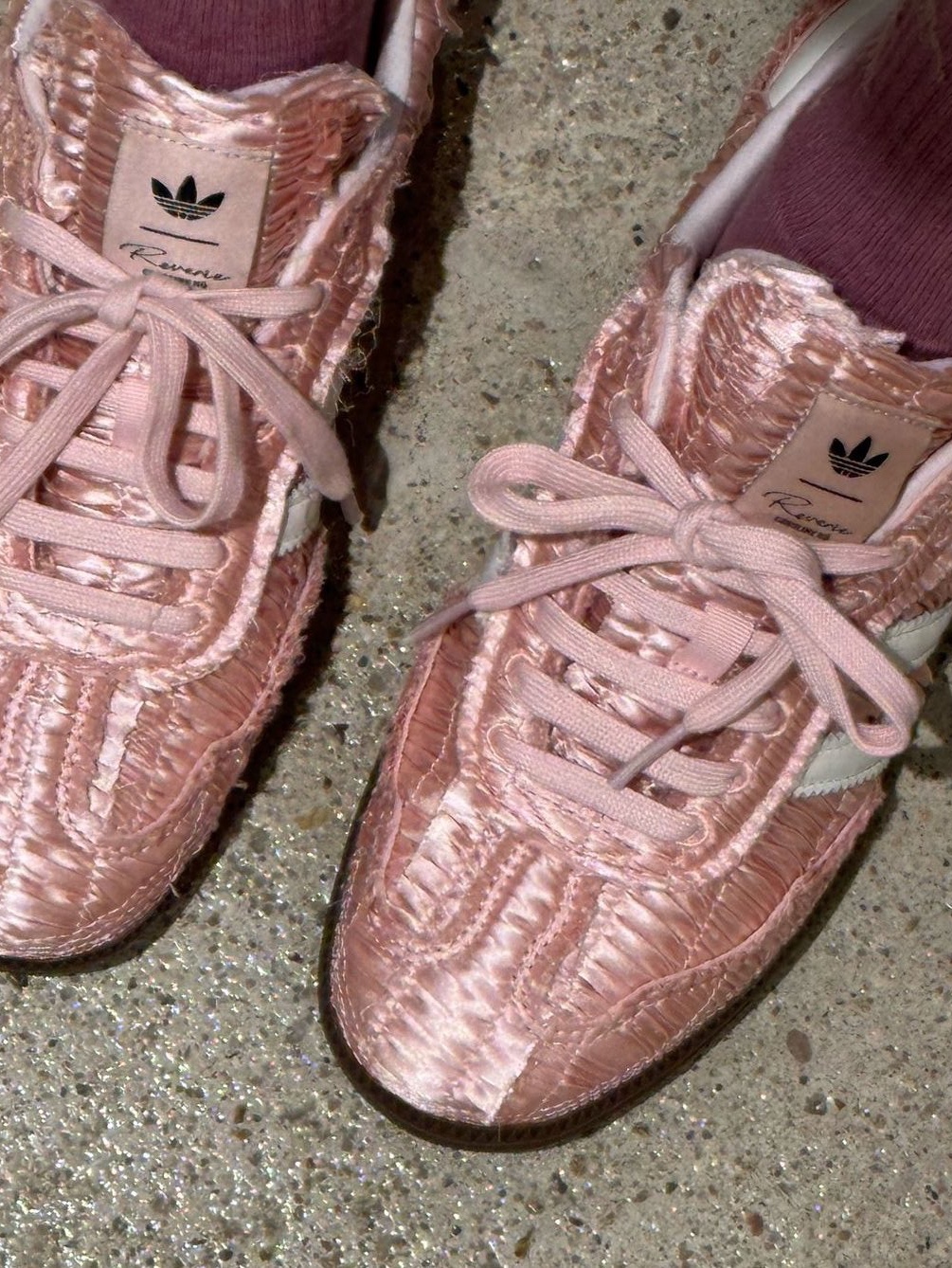 Caroline Hu x Adidas Women Samba Satin Pink - 24FW 착용 스타일 - 2