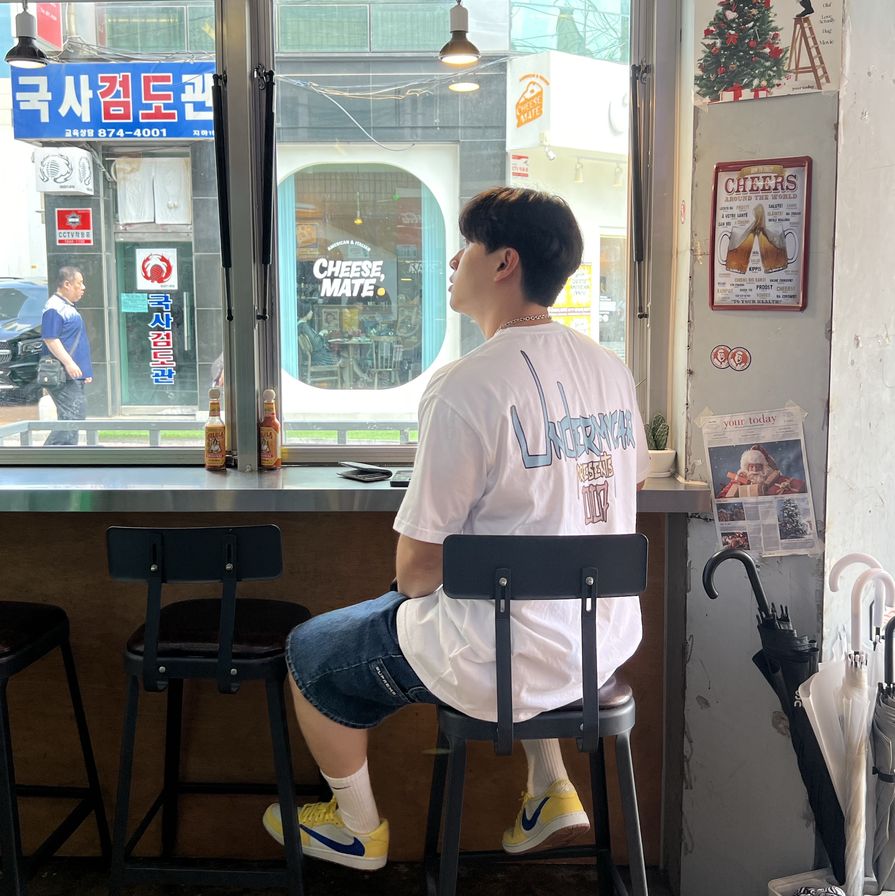 (W) Jordan 1 x Travis Scott Retro Low OG SP Canary, Supreme x Nike Denim Short Indigo - 24SS 착용 스타일 - 1