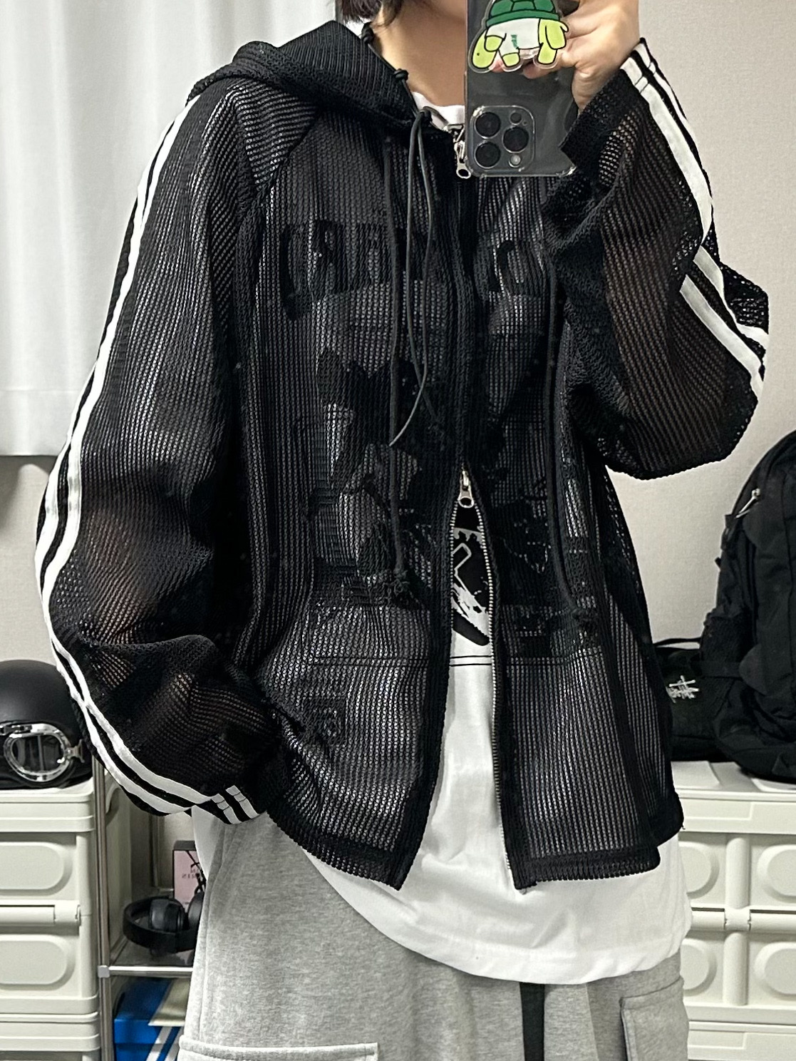 (W) Nike Air Force 1 '07 Low Triple Black, Our Legacy Ladon Leather Keychain Black 착용 스타일 - 4