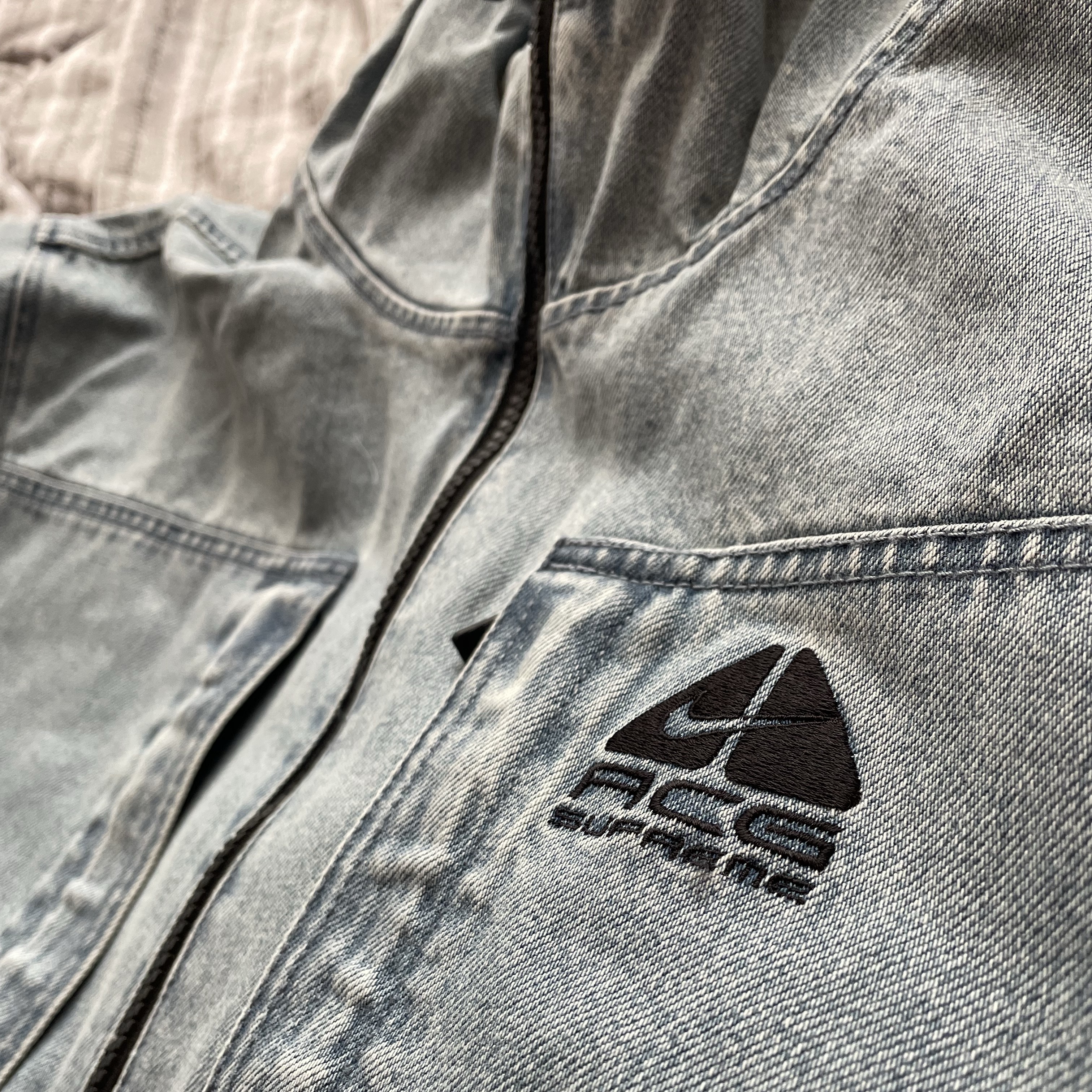 Supreme x Nike ACG Denim Pullover Washed Blue - 22FW 착용 스타일