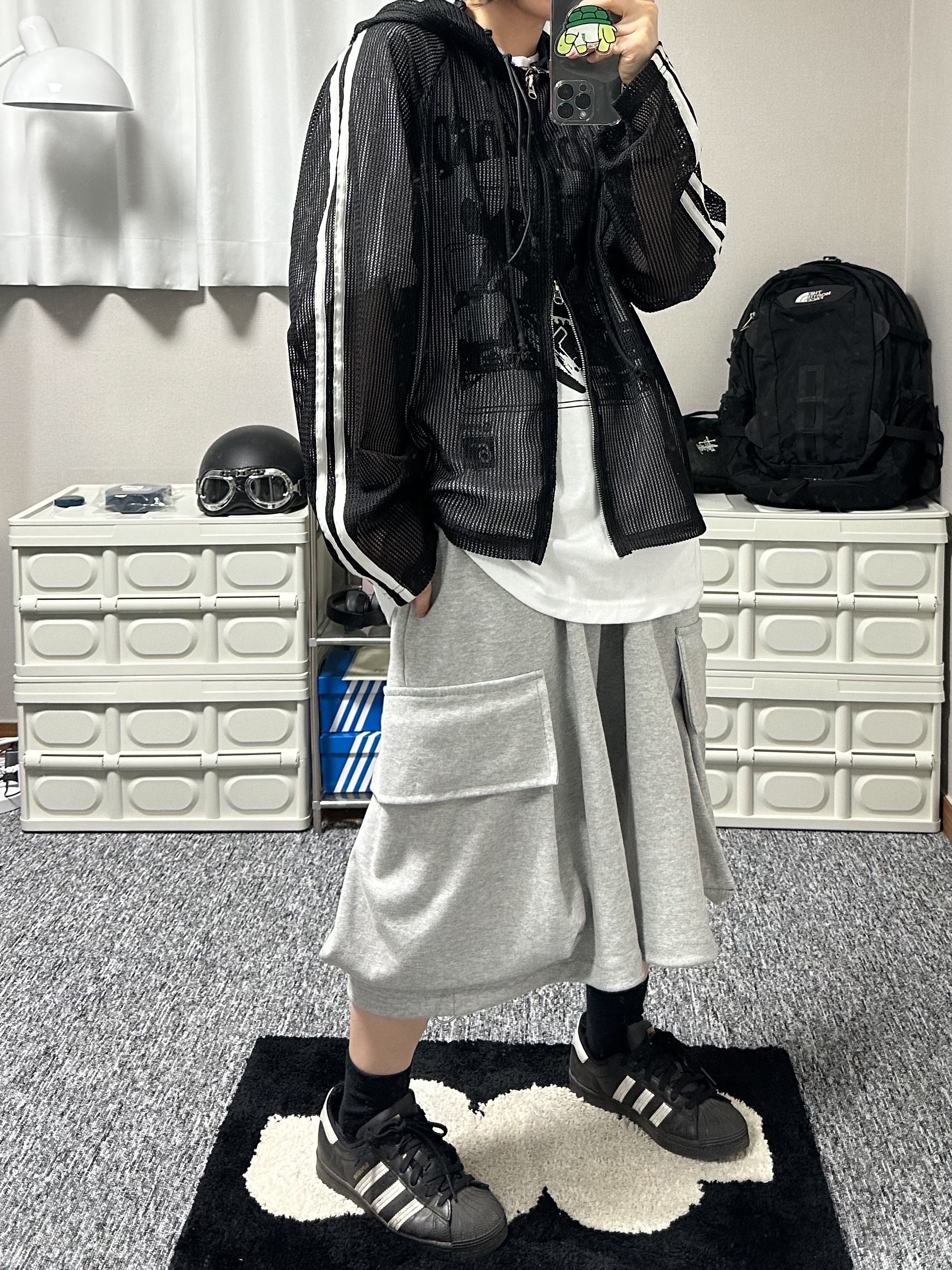 (W) Nike Air Force 1 '07 Low Triple Black, Our Legacy Ladon Leather Keychain Black 착용 스타일 - 5