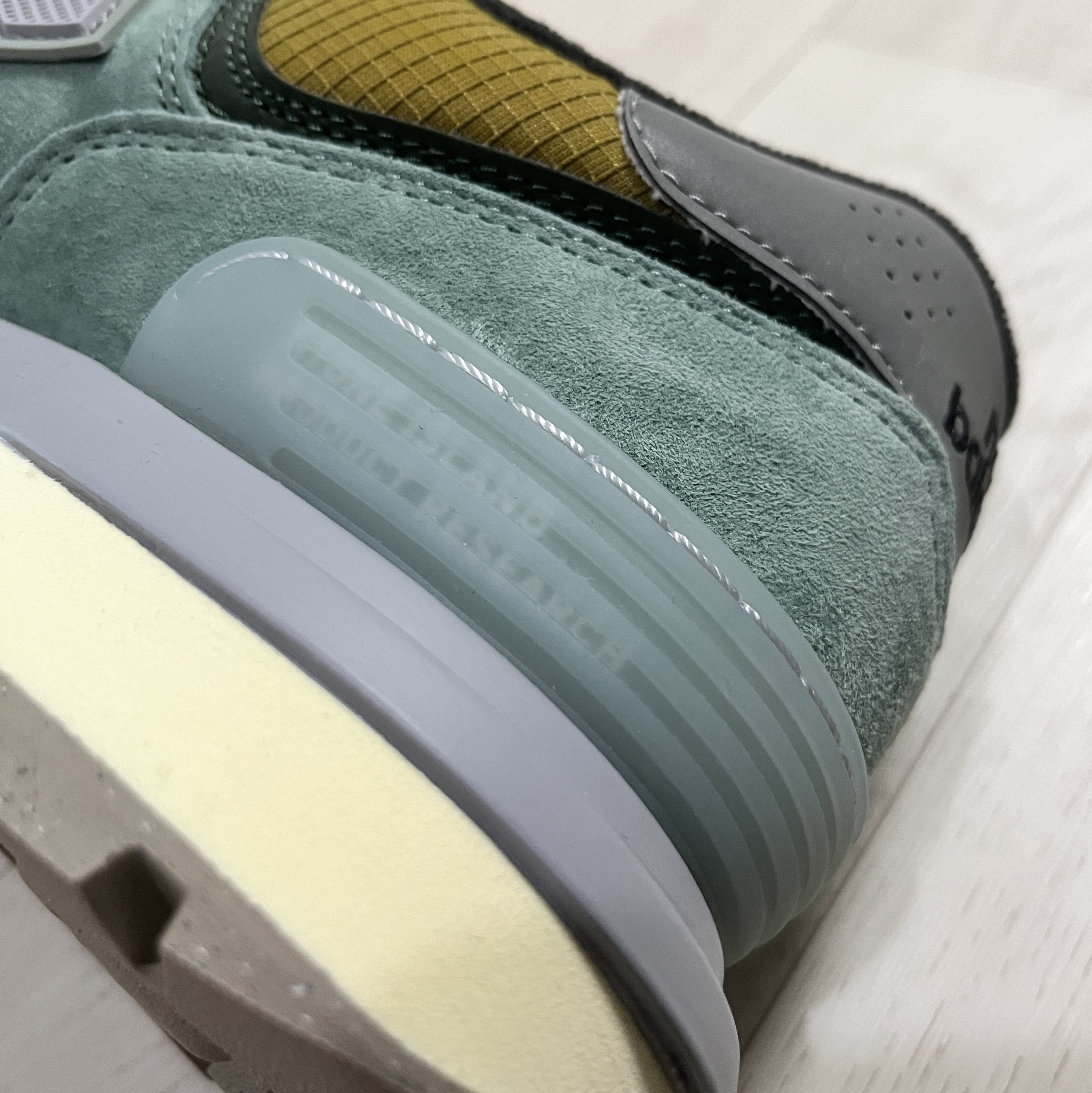 New Balance x Stone Island 574 Legacy Light Green 착용 스타일 - 8