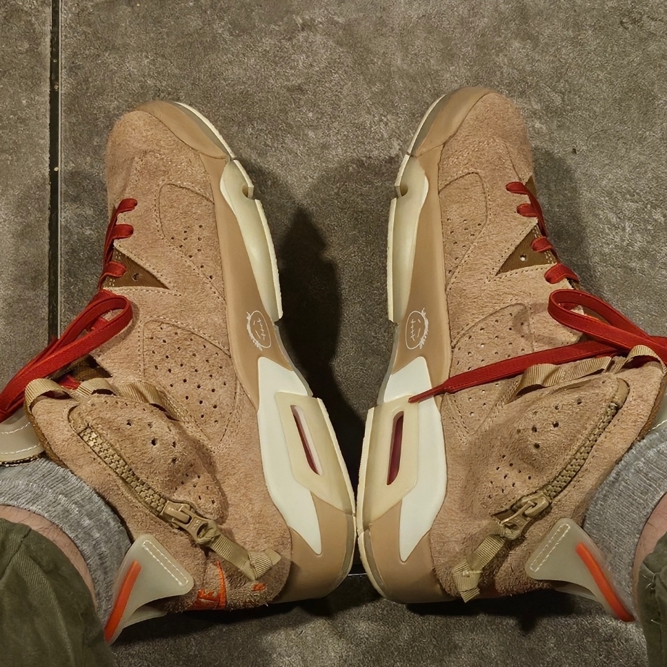 Jordan 6 x Travis Scott Retro SP British Khaki 착용 스타일 - 2