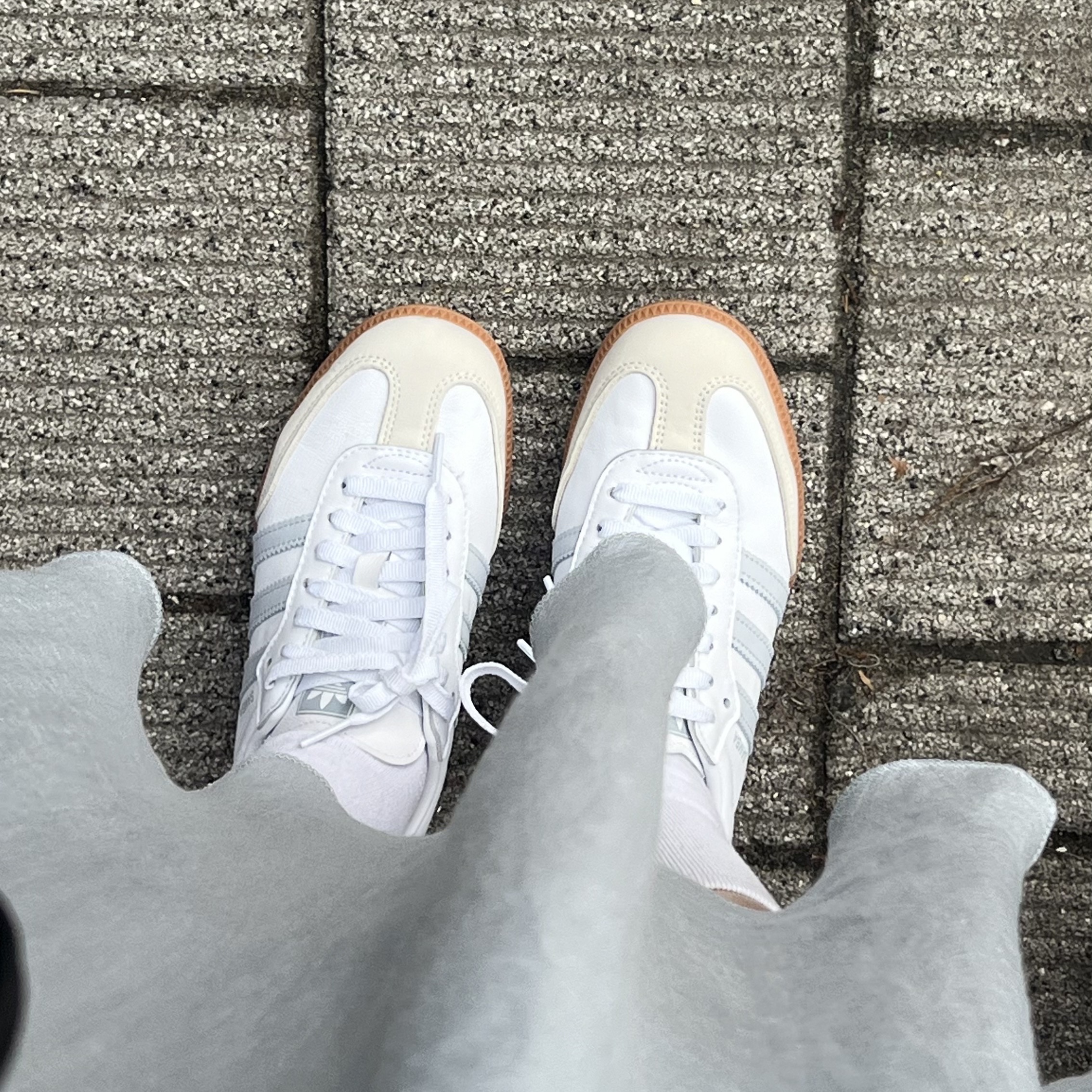 (W) Adidas Samba OG Cloud White Halo Blue 착용 스타일 - 3