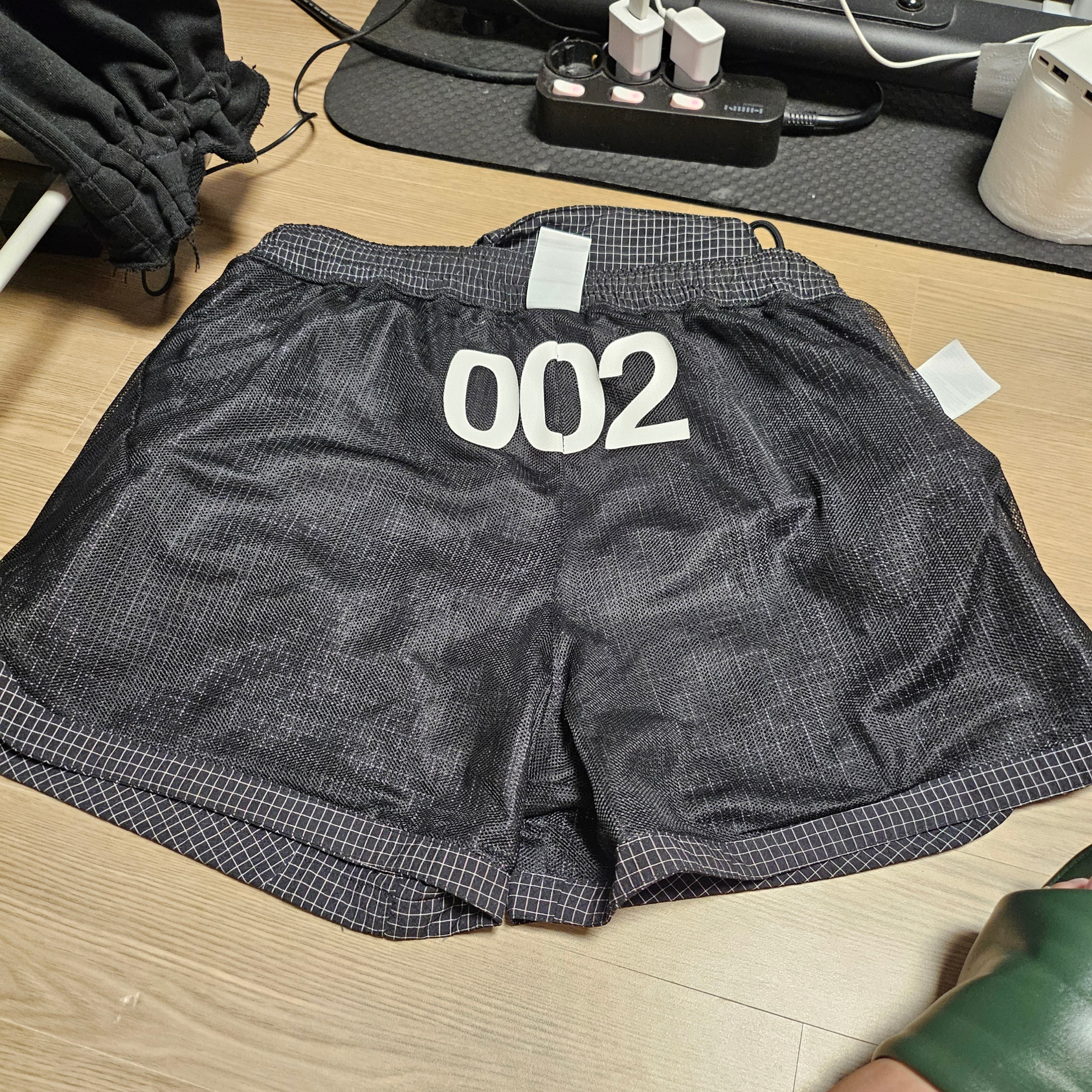 Nike x Off-White NRG Woven Shorts Black - Asia, Nike x Off-White NRG Hat Black 착용 스타일 - 1