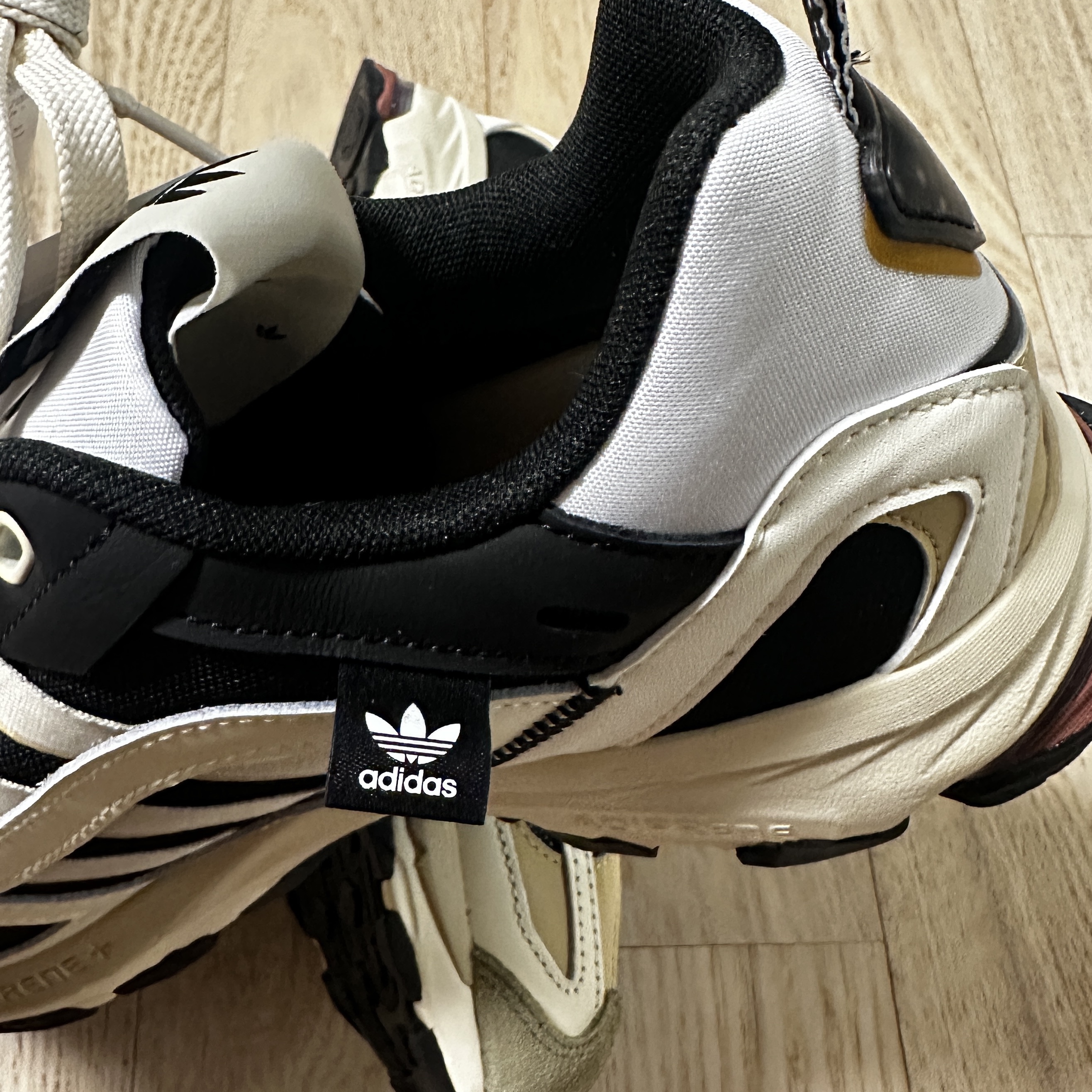 Adidas x Song for the Mute Shadowturf Core Black 착용 스타일 - 1
