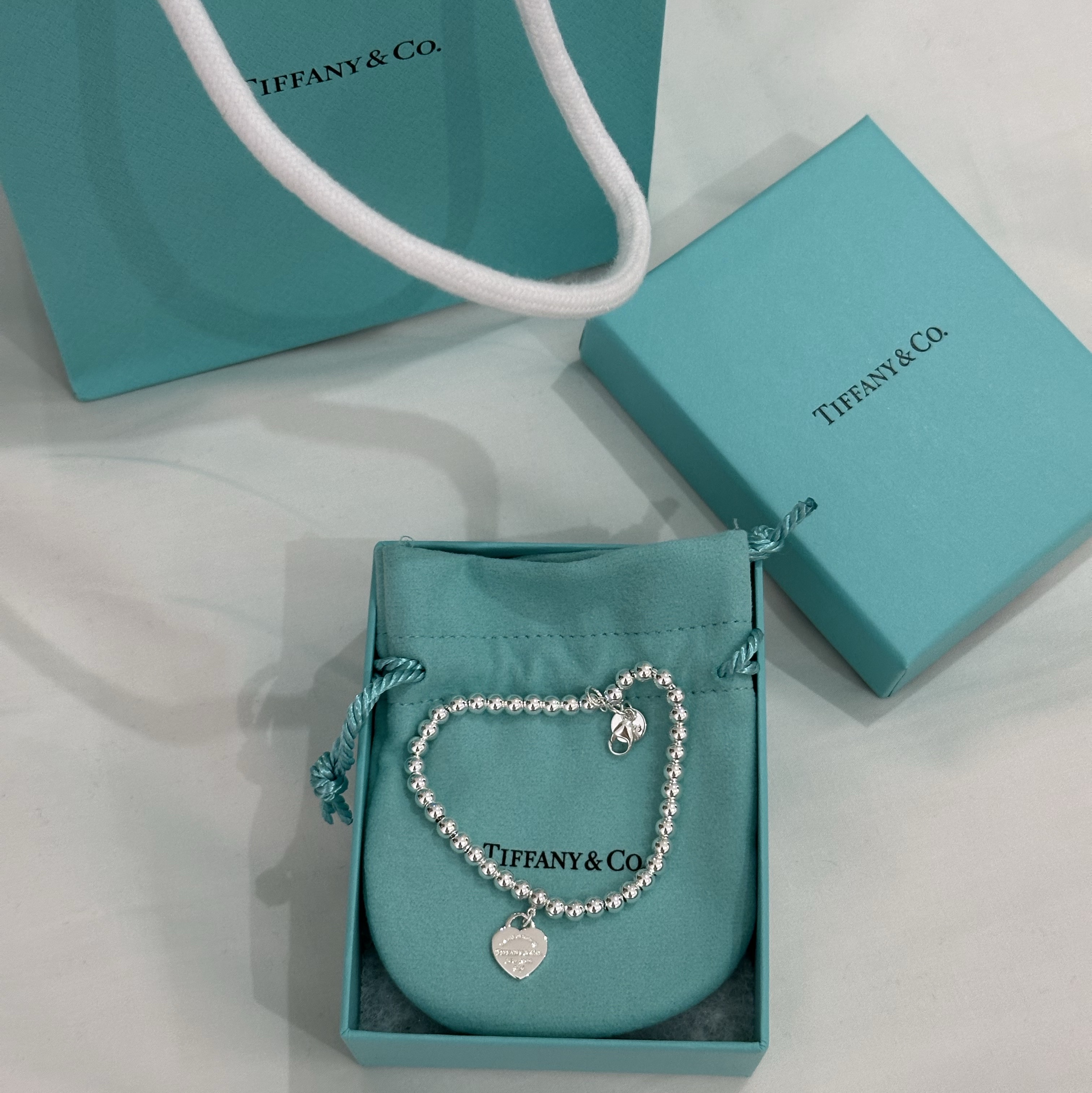 Tiffany & Co. Return to Tiffany Blue Heart Tag Bead Bracelet Silver 착용 스타일 - 2
