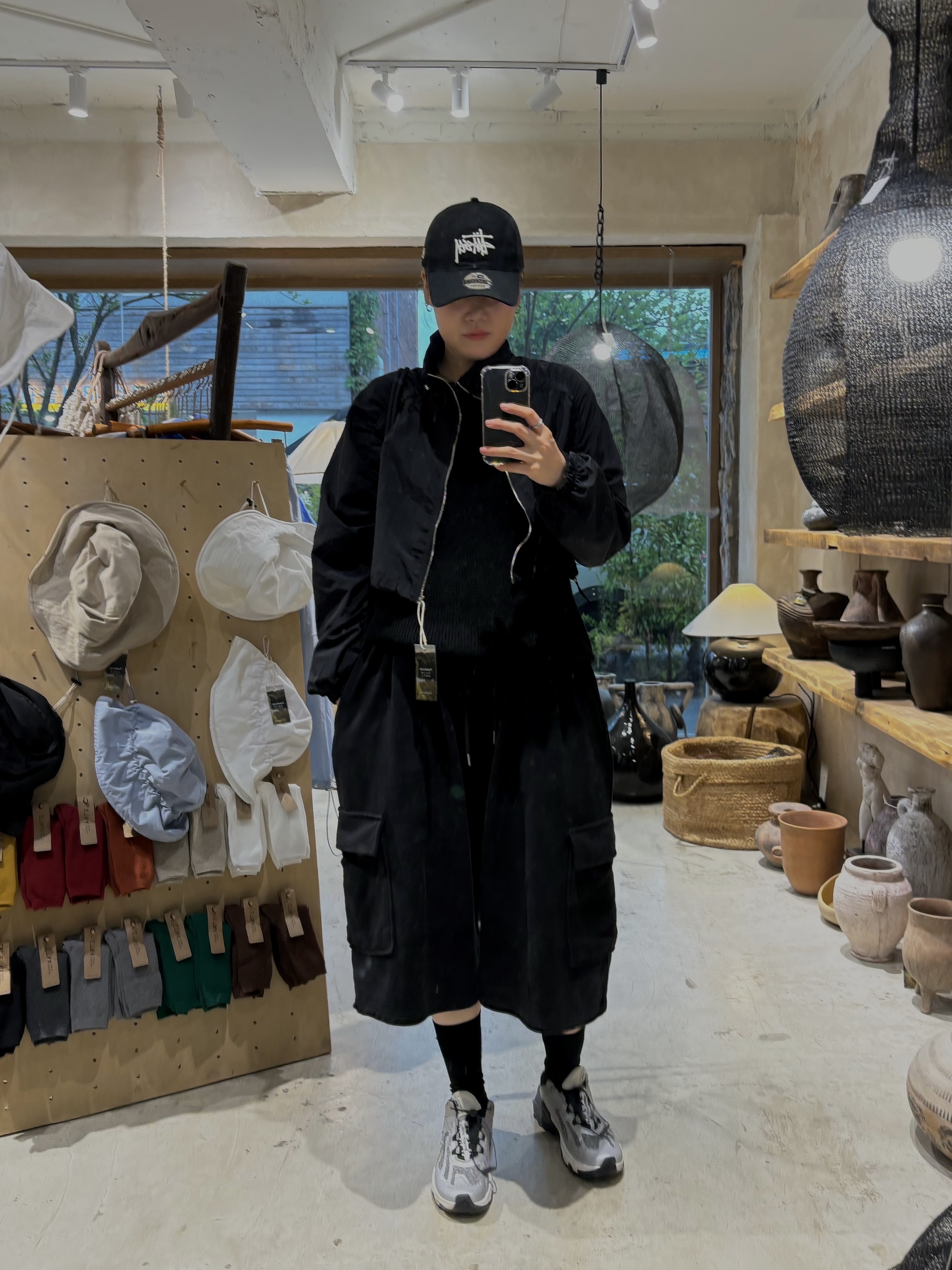 Stussy Basic New Era 9Twenty Basic Strapback Black, Salomon Speedverse PRG Silver Frost Grey Lunar Rock 착용 스타일 - 2
