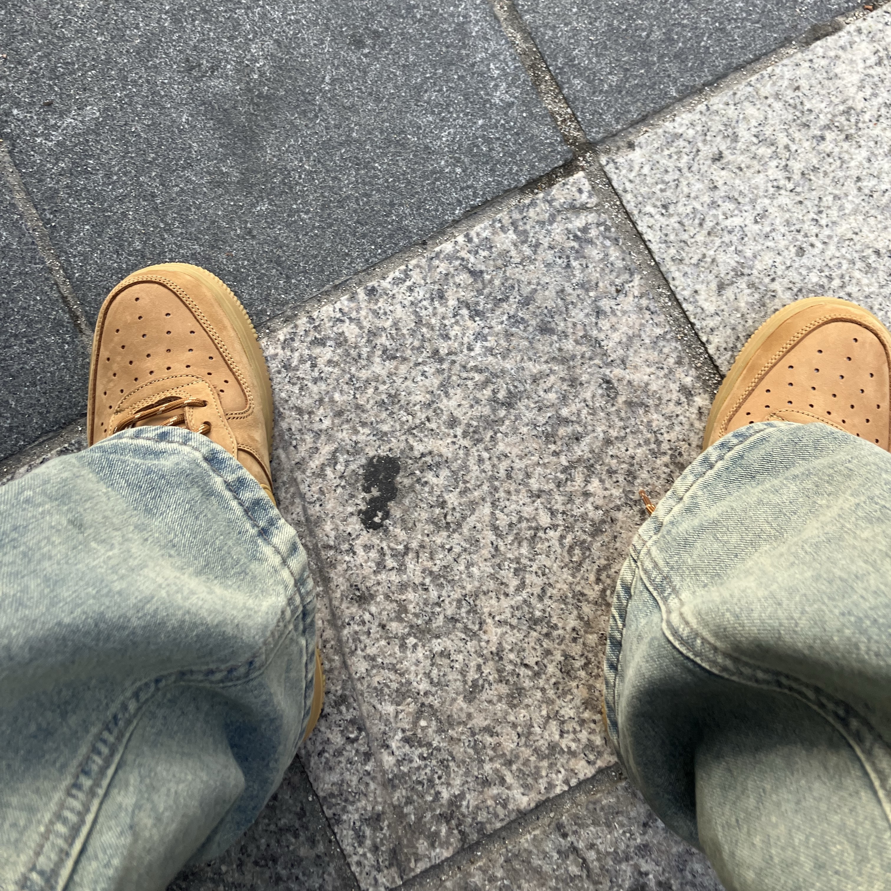 Nike Air Force 1 '07 WB Flax 착용 스타일