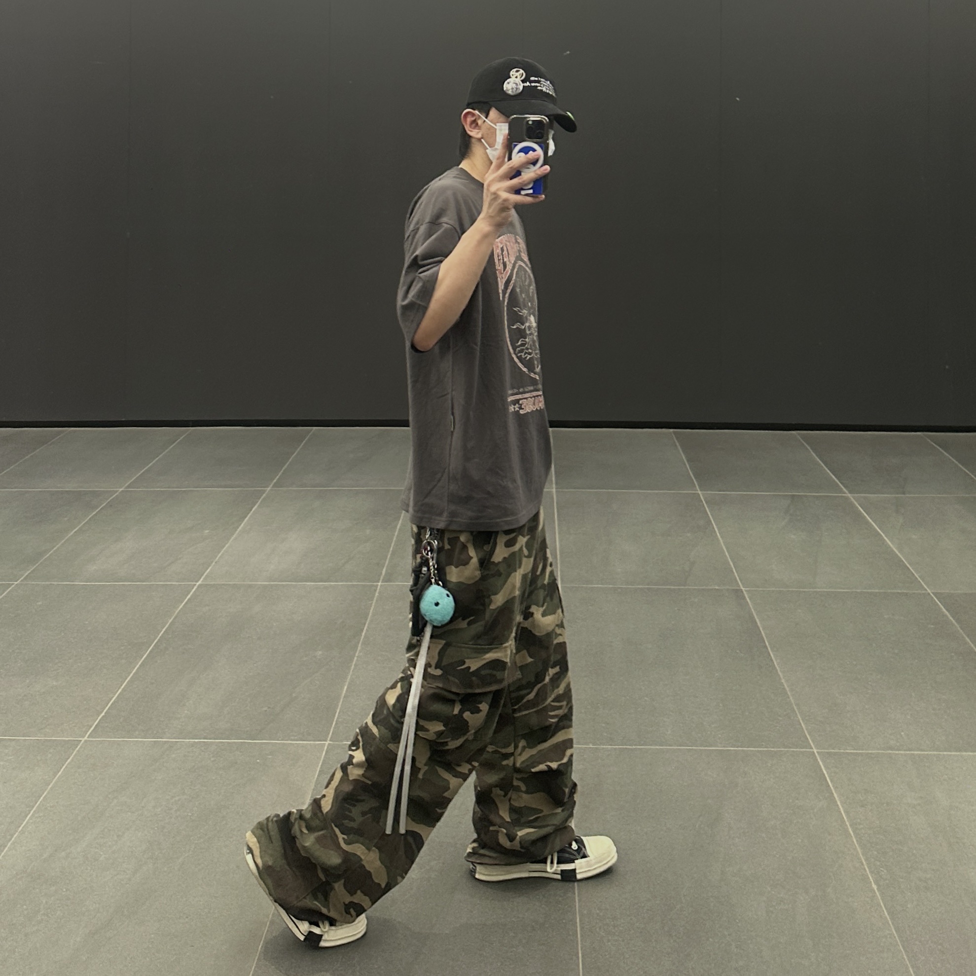 Converse x Drkshdw Drkstr Chuck 70 Ox Black, Stussy Fuzzy Dice Keychain Teal 착용 스타일