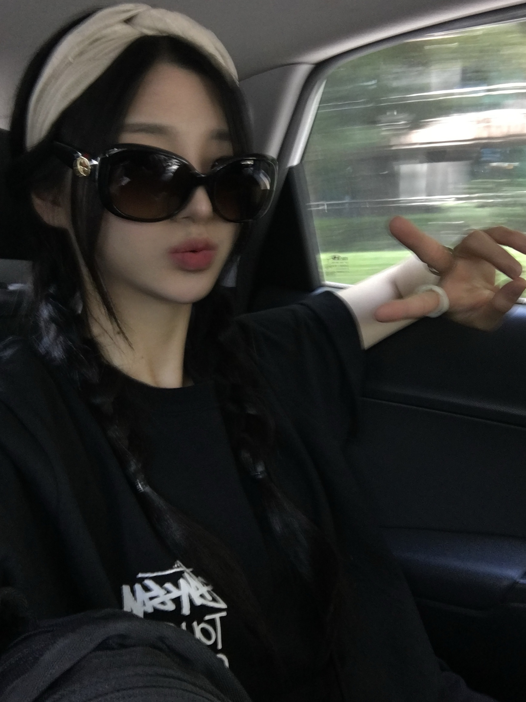 Stussy Tough Gear T-Shirt Black 착용 스타일 - 1