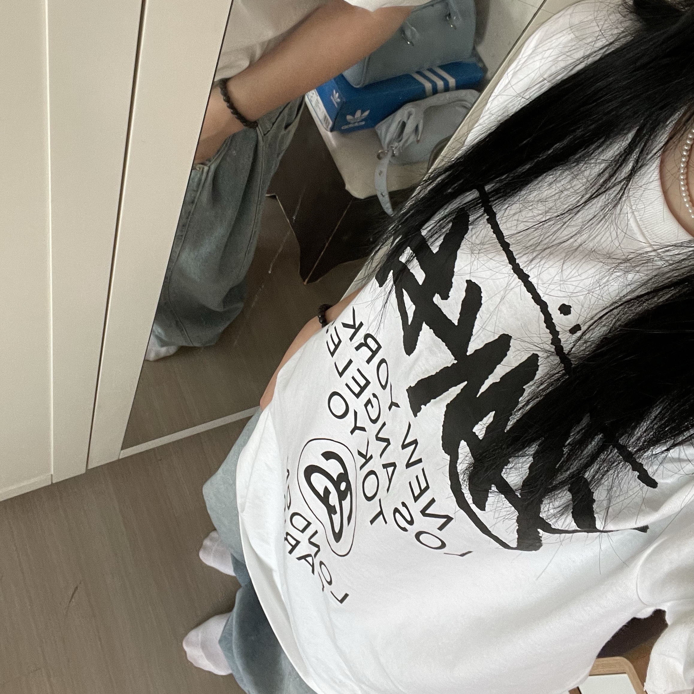 Stussy World Tour T-Shirt White 2024,2025 착용 스타일