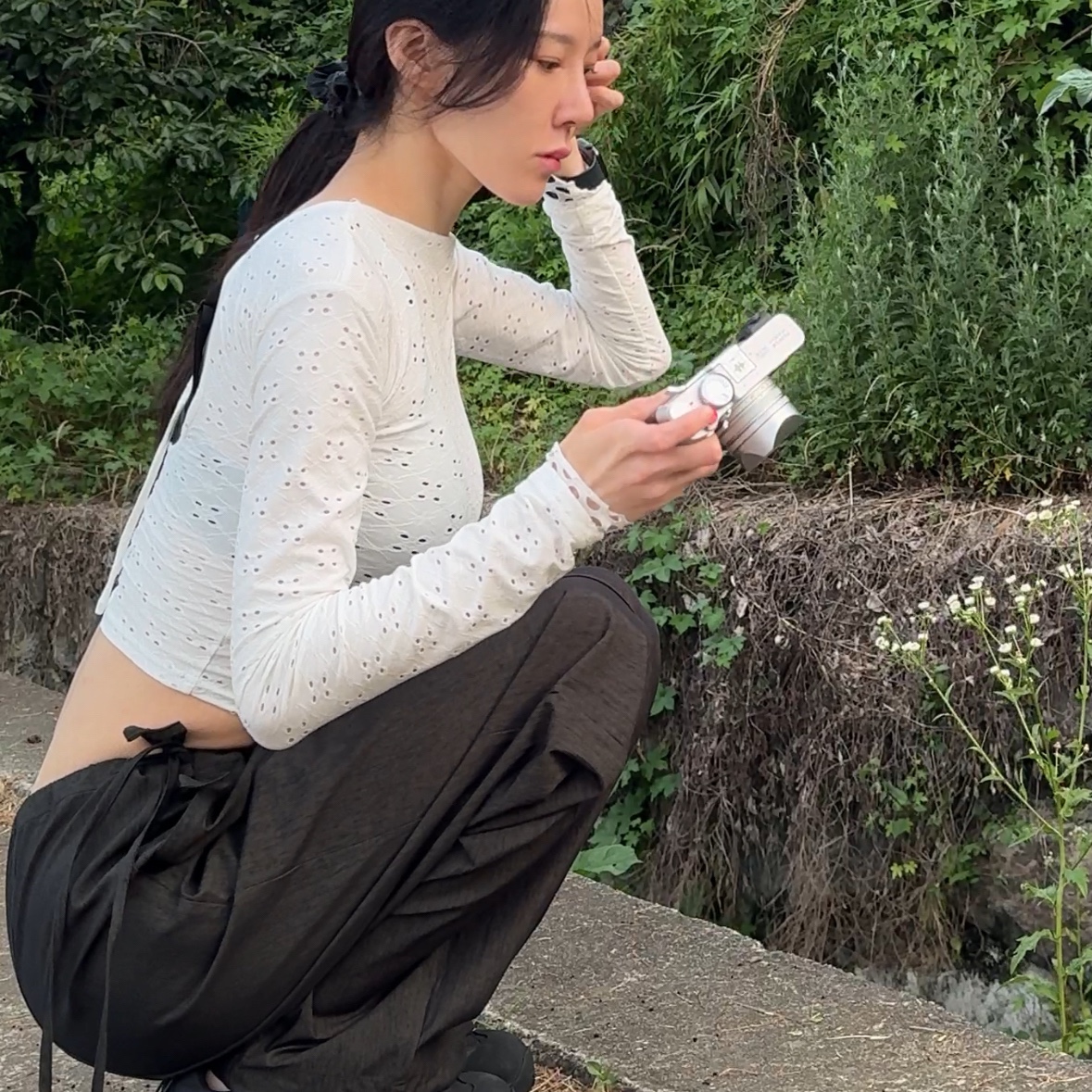 Roa Hiking Katharina Black, (W) Glowny Devon Eyelet Long Sleeve White 착용 스타일 - 3
