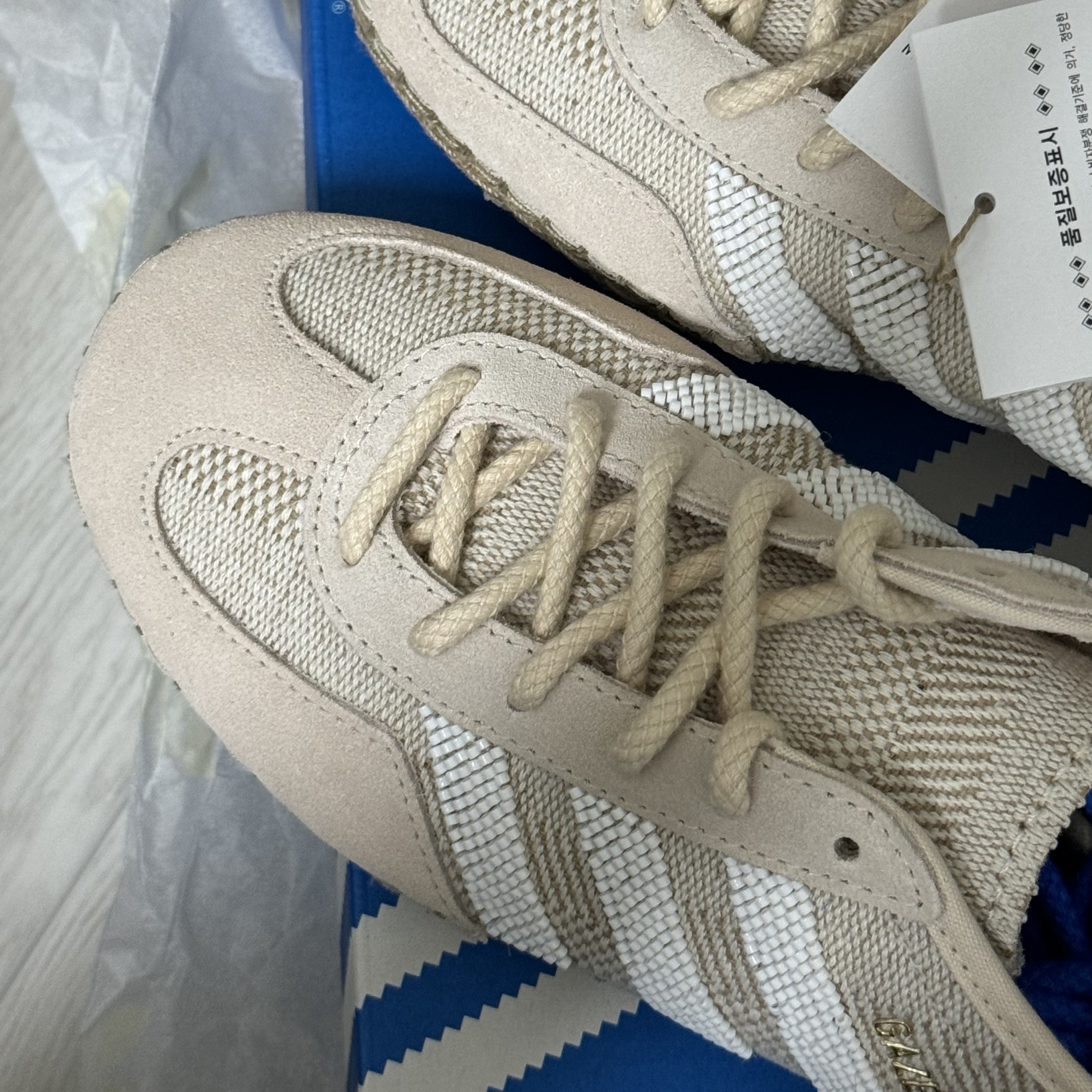 Adidas x Clot Gazelle Halo Ivory Cloud White 착용 스타일 - 1