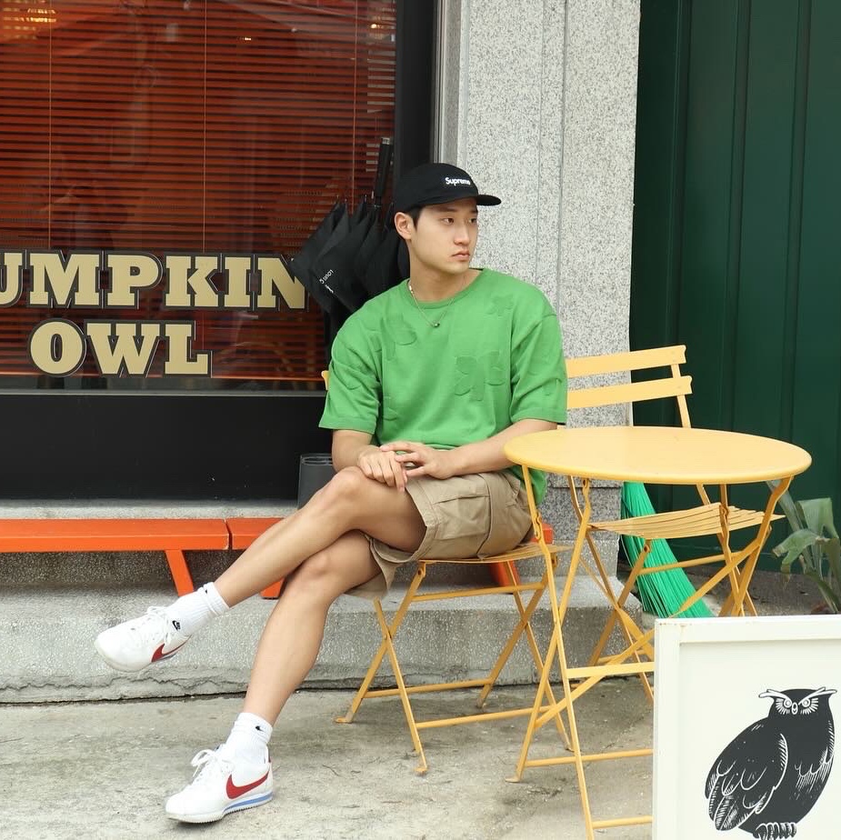 Supreme Washed Chino Twill Camp Cap Black, (W) Nike Classic Cortez Premium White Varsity Red 착용 스타일 - 1