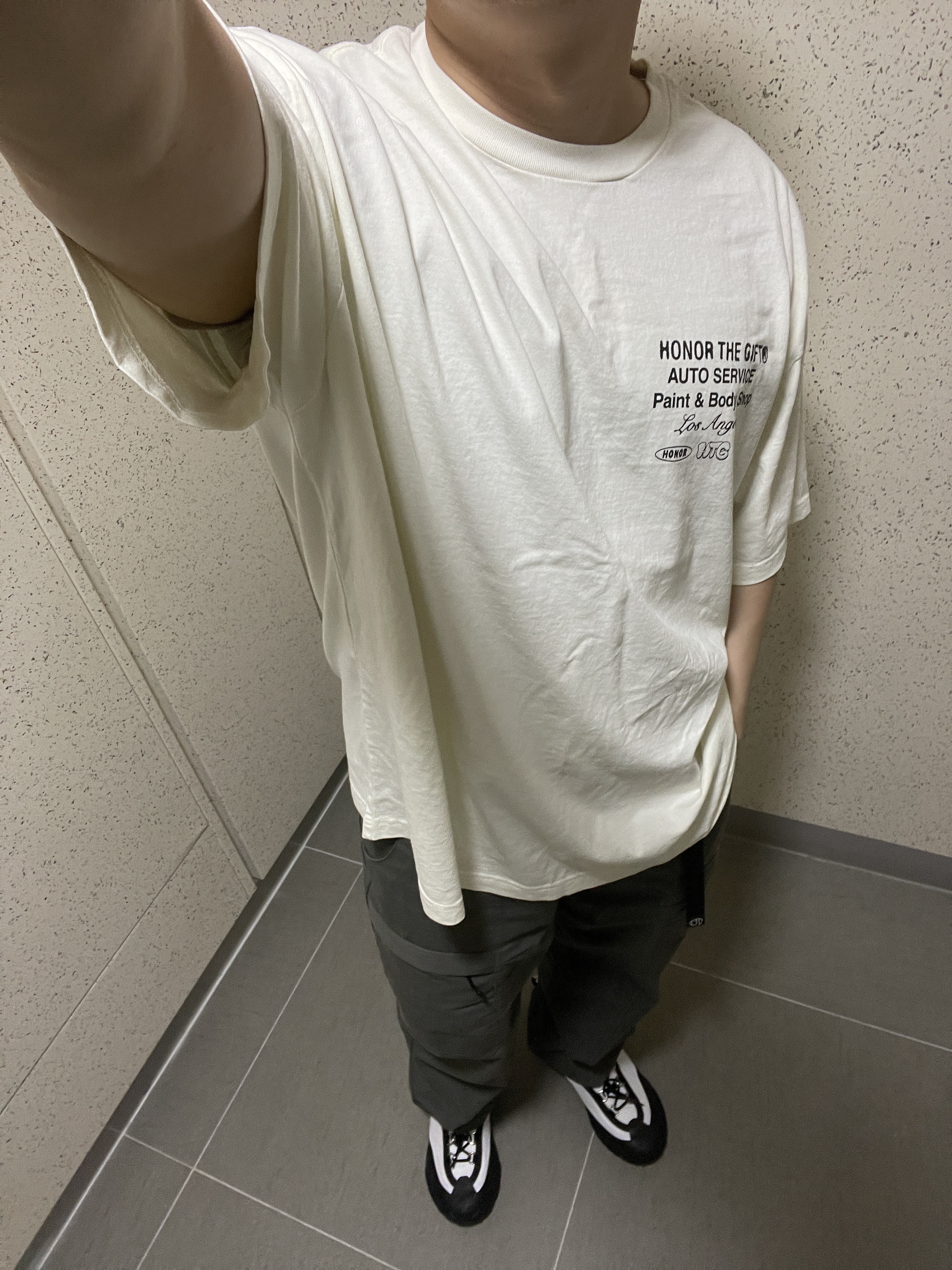 Nike x Comme des Garcons Homme Plus ACG Mountain Fly 2 Low Black White, Honor the Gift Inner City Auto Service SS Tee Bone 착용 스타일 - 1