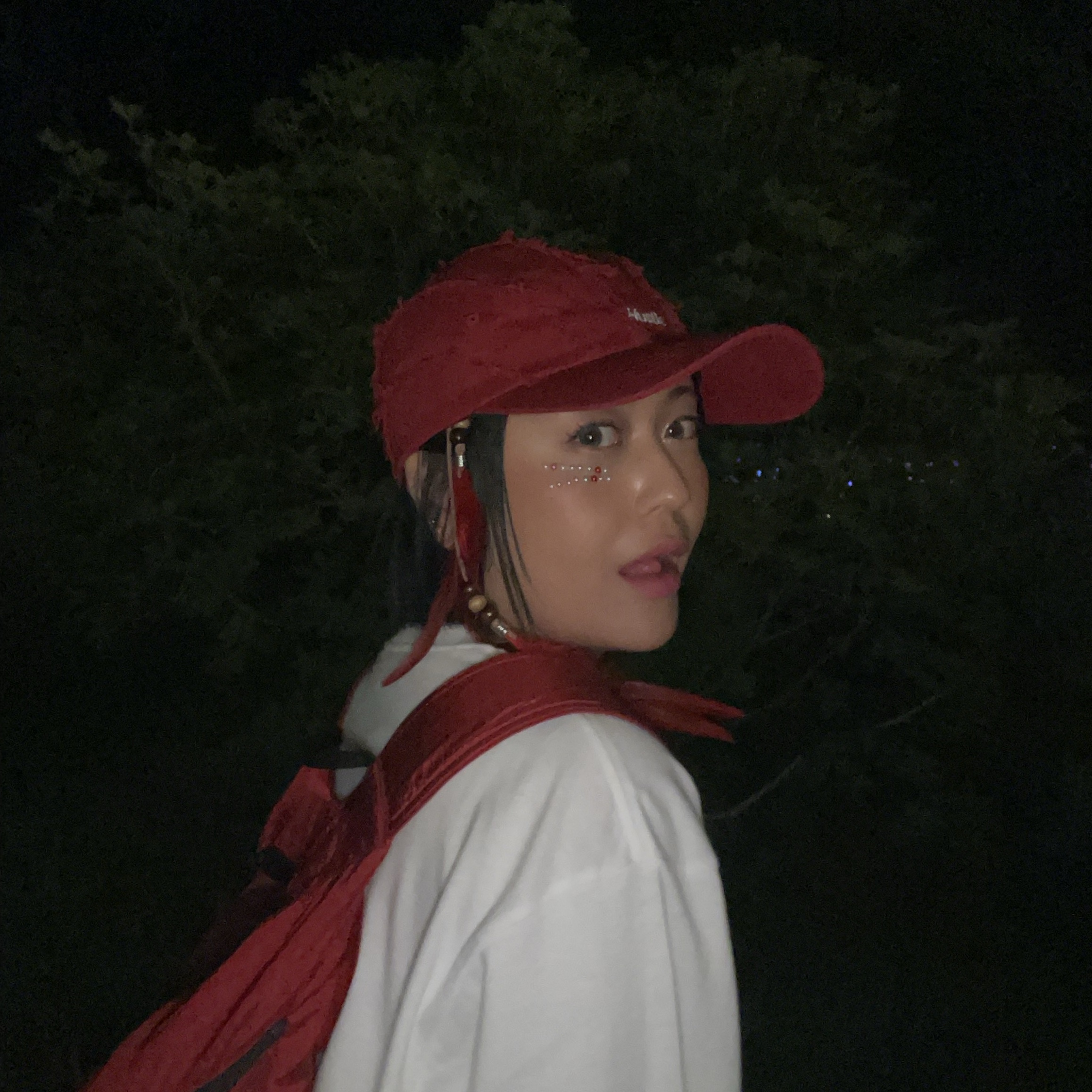 True Religion Injury Cap Red 착용 스타일