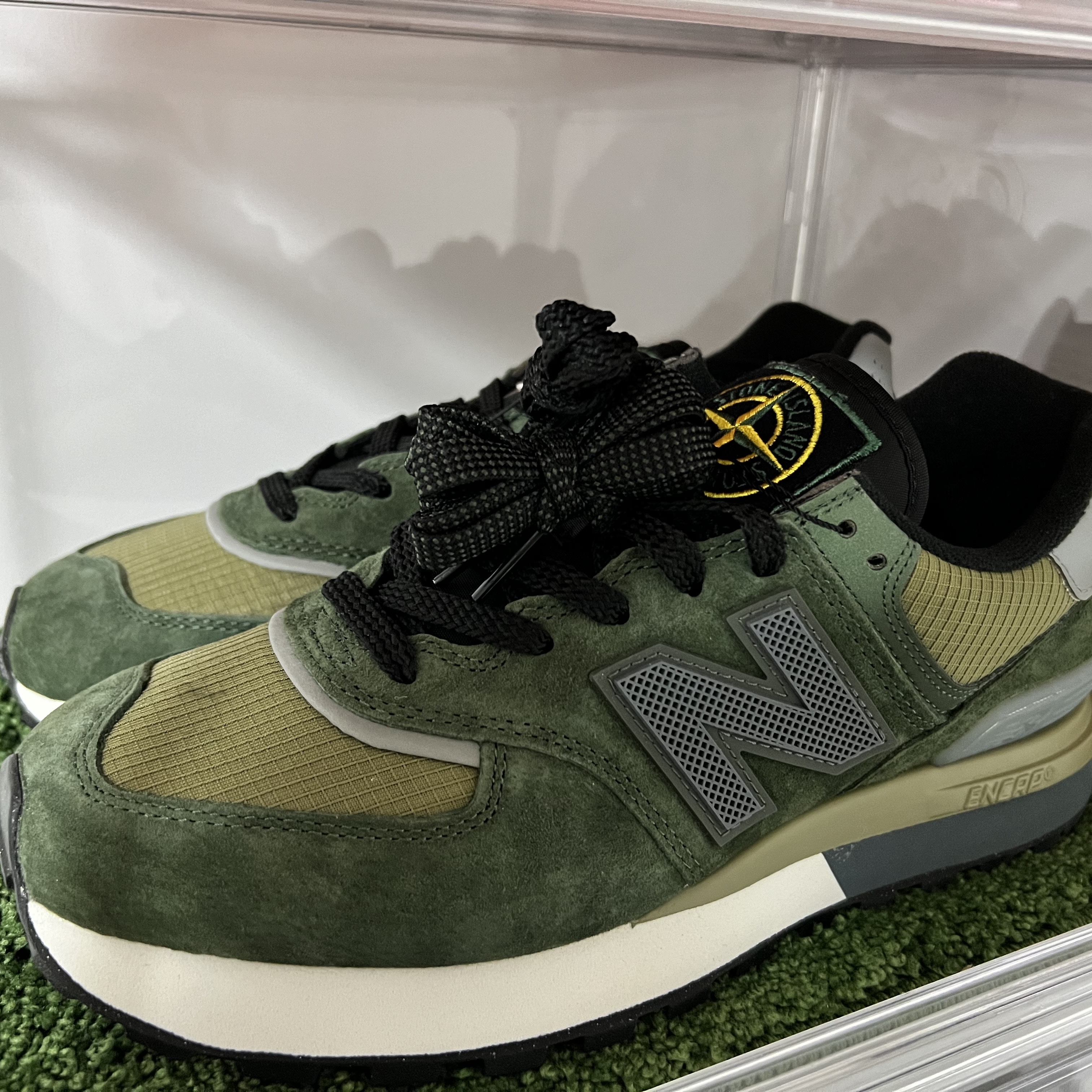 New Balance x Stone Island 574 Legacy Dark Green 착용 스타일