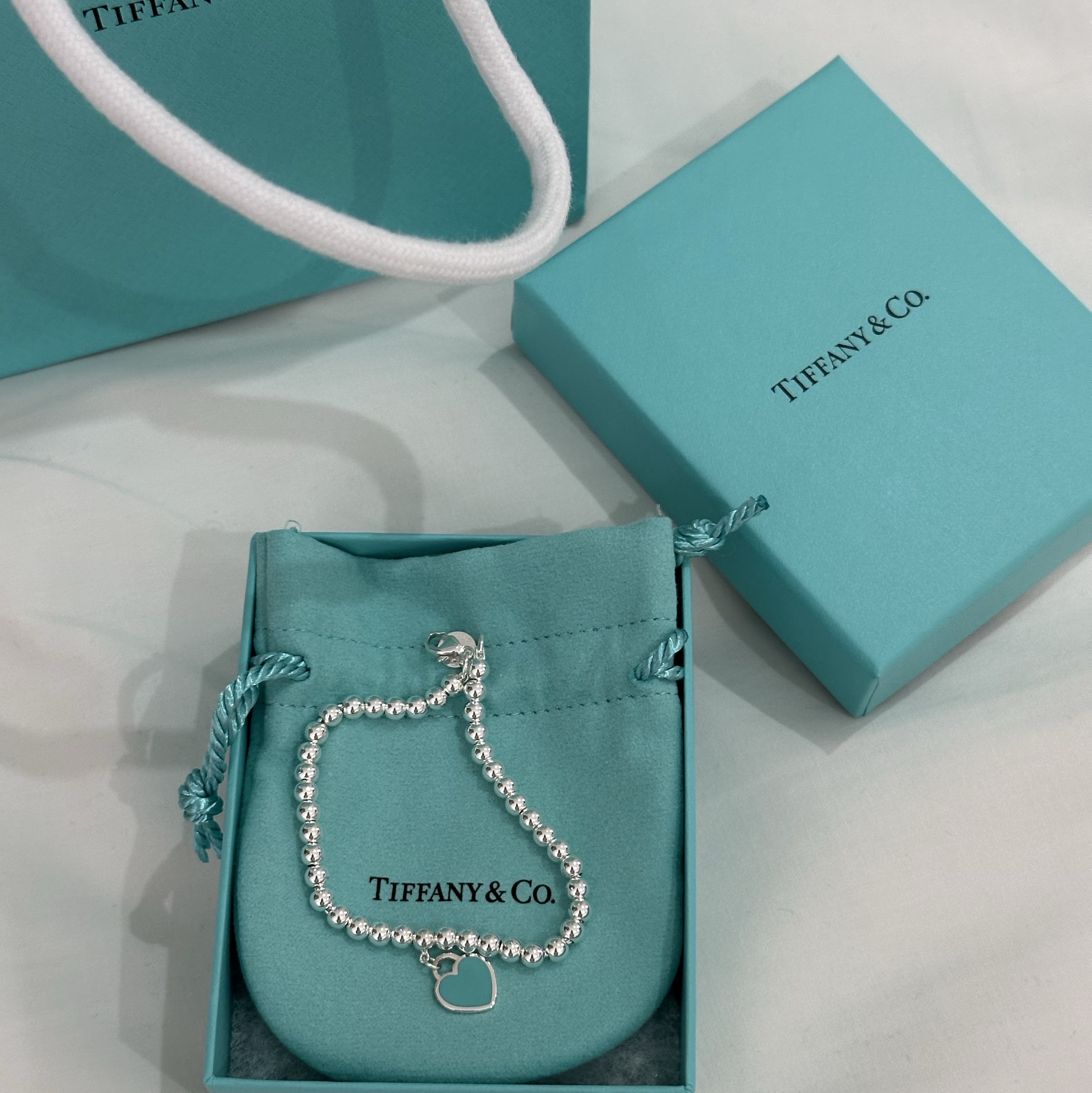 Tiffany & Co. Return to Tiffany Blue Heart Tag Bead Bracelet Silver 착용 스타일 - 1