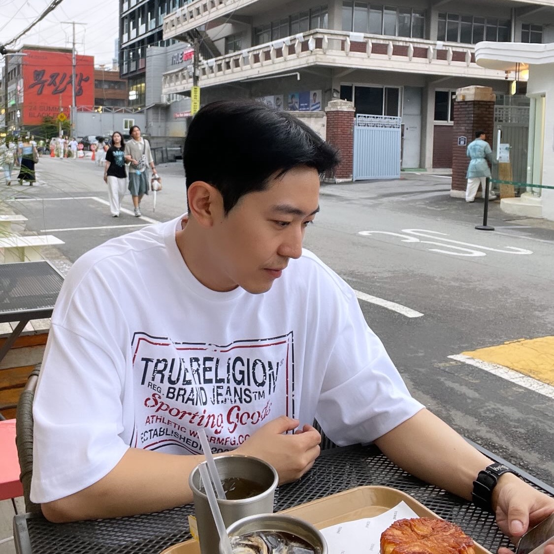 True Religion TR Vintage T-Shirt White 착용 스타일 - 1