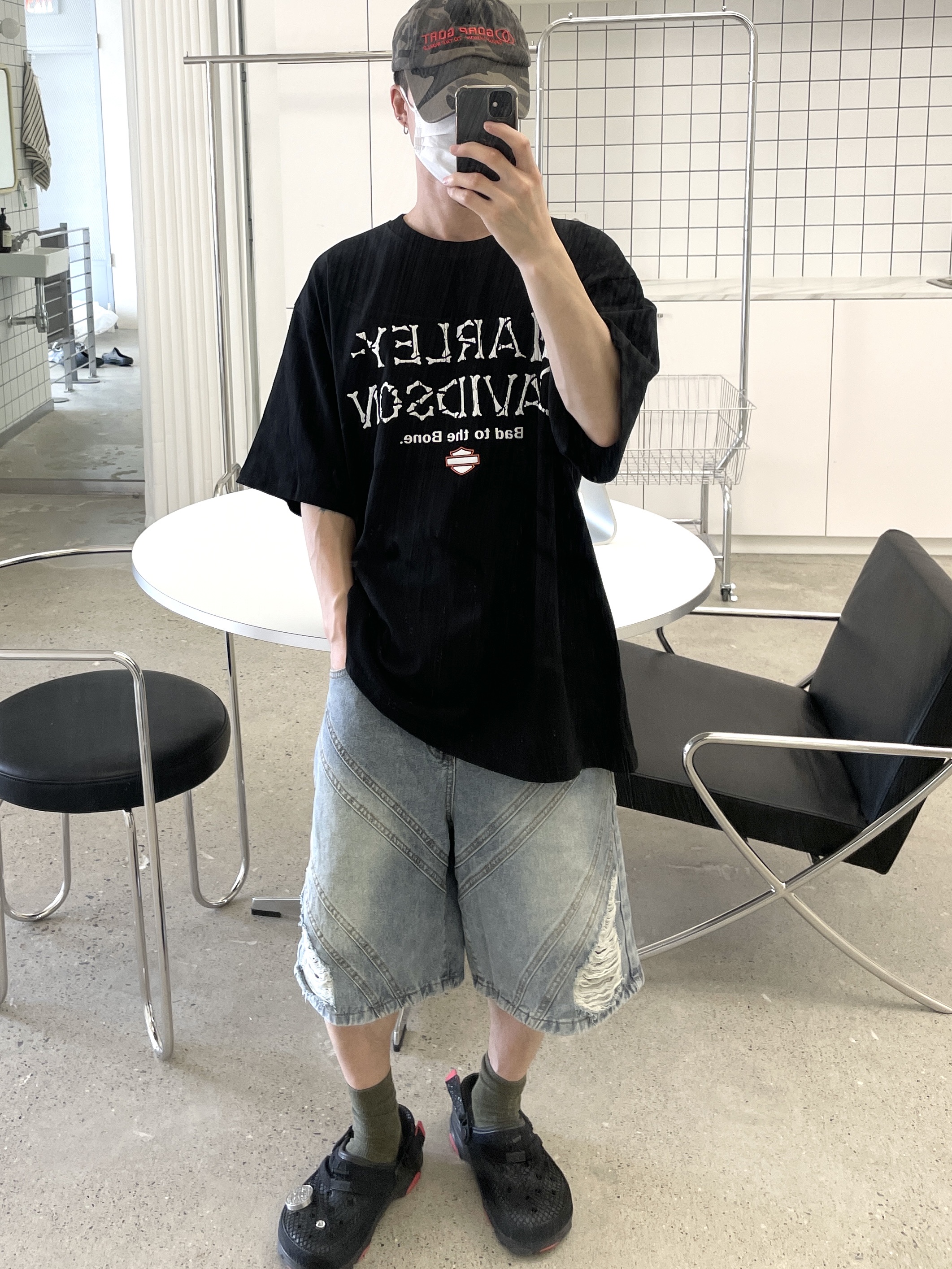 Crocs x Staple Classic All Terrain Clog Black 착용 스타일