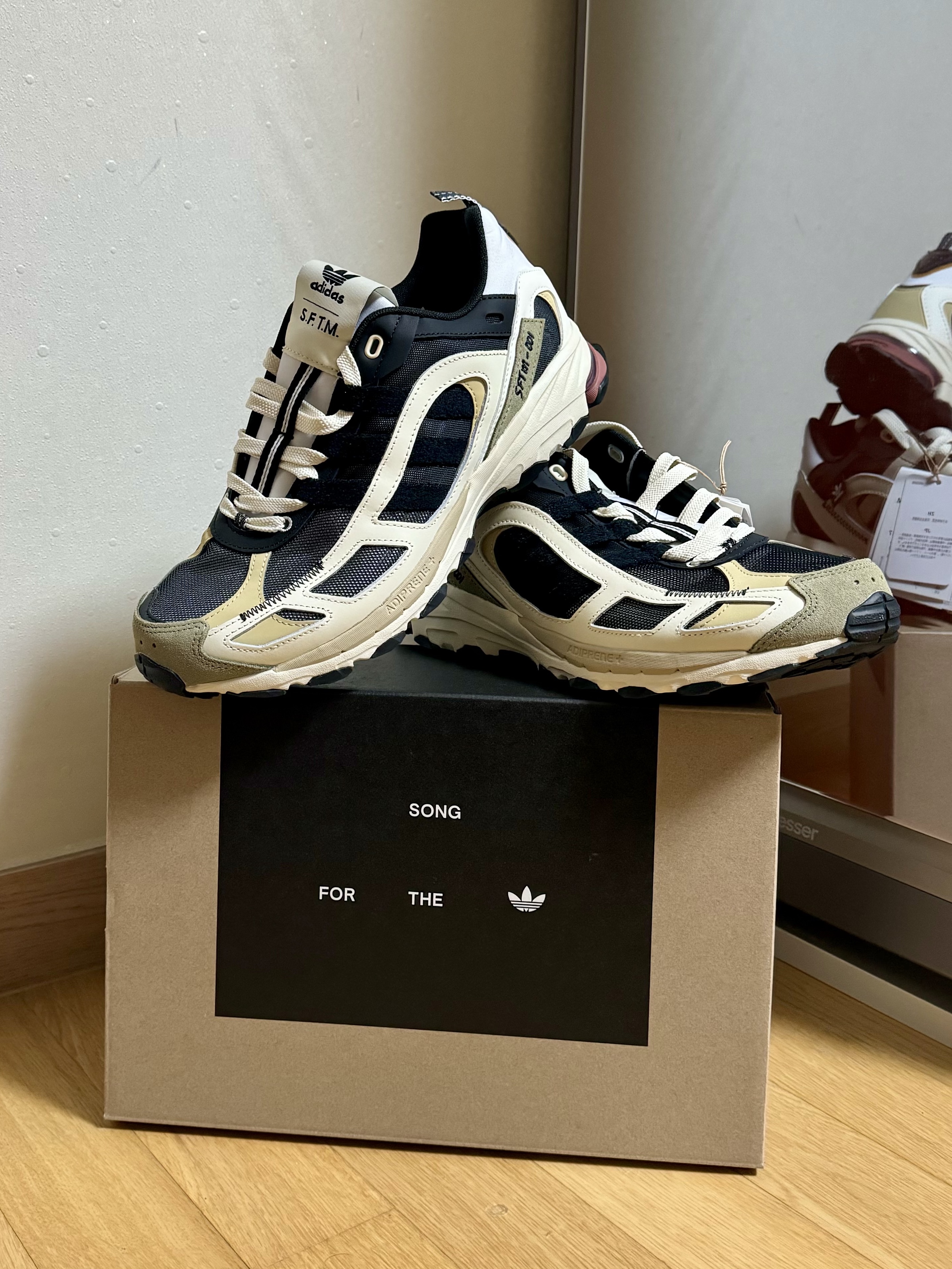 Adidas x Song for the Mute Shadowturf Core Black 착용 스타일