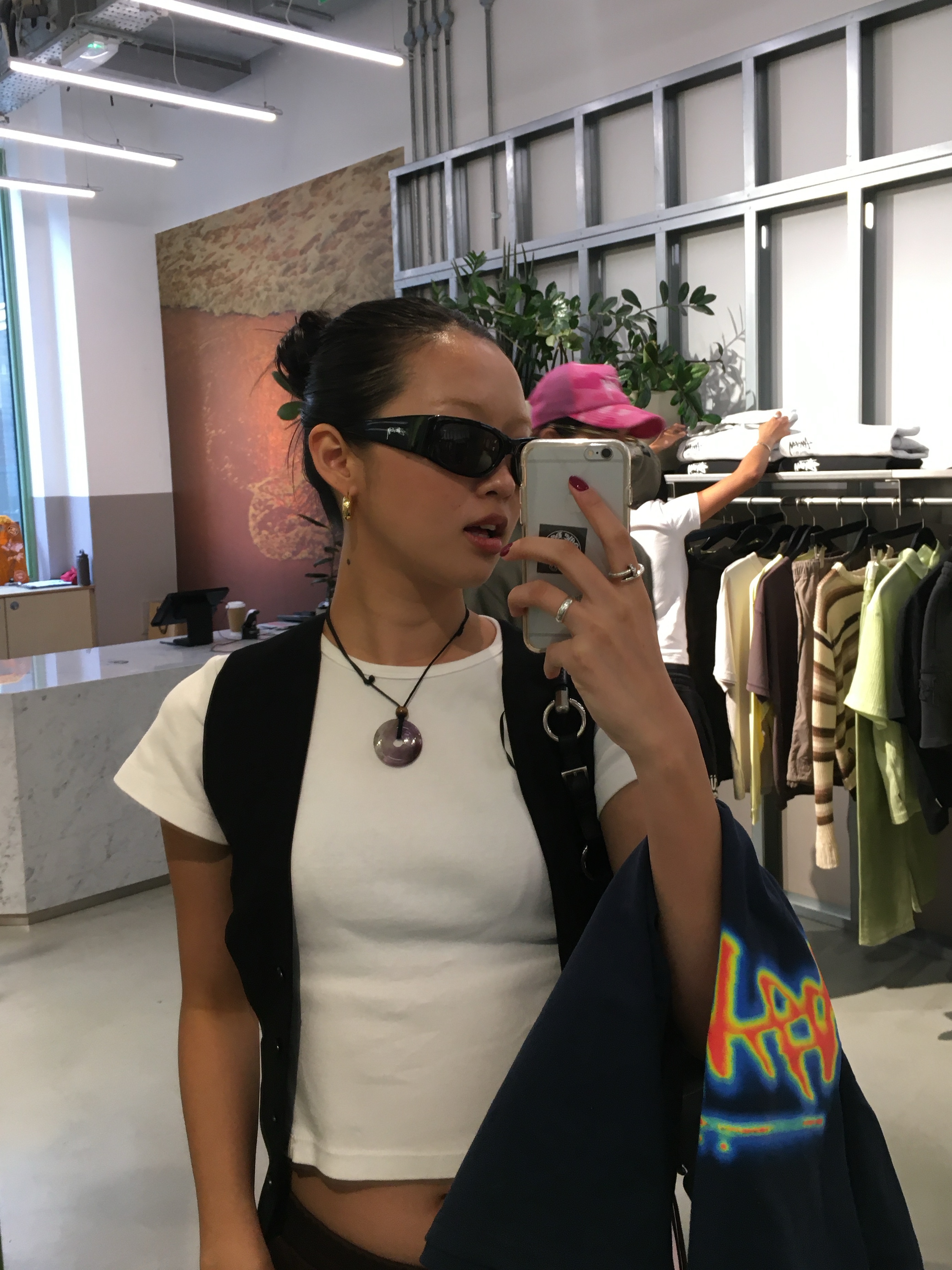 Stussy Rene Sunglasses Black Black Lens 착용 스타일