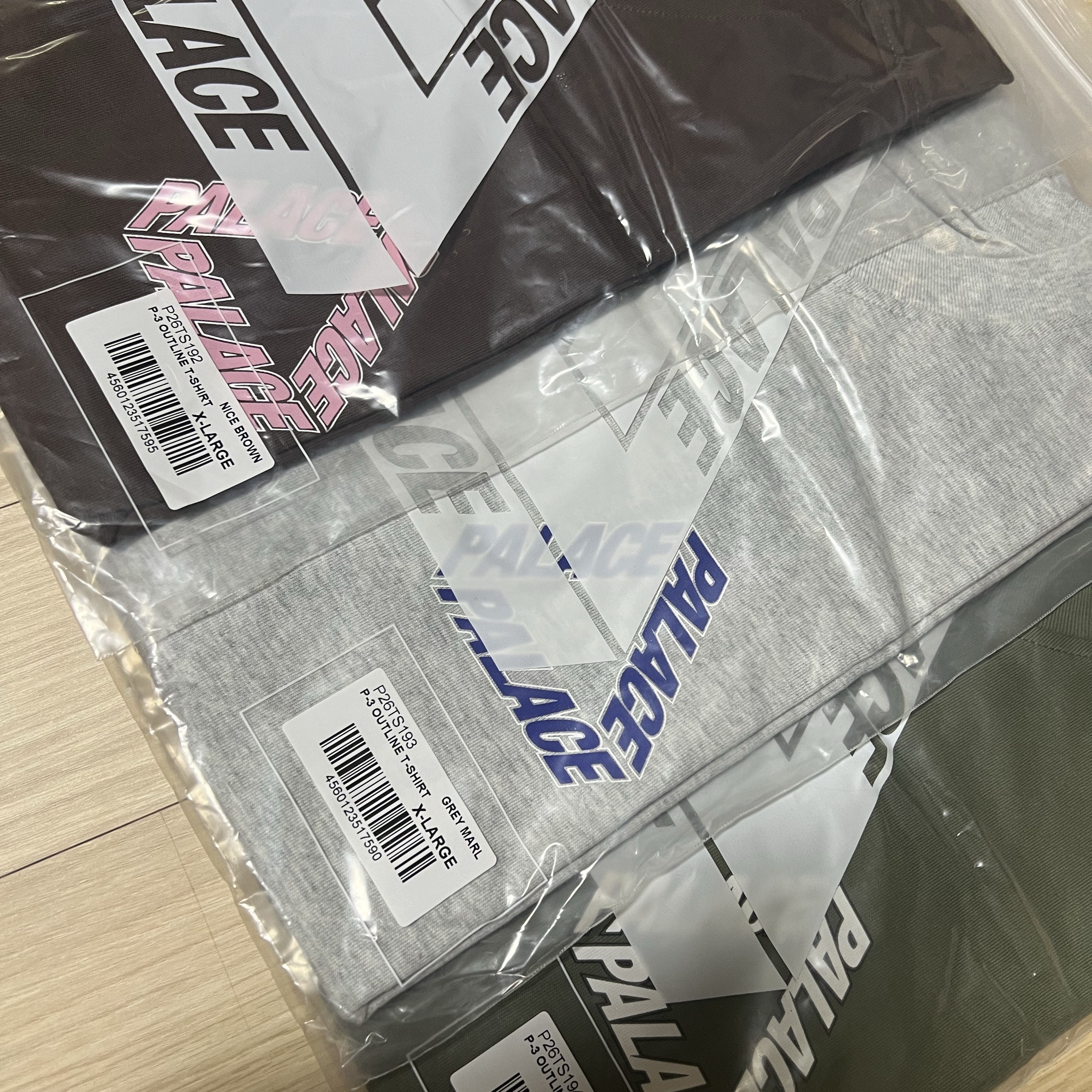 Palace P-3 Outline T-Shirt Grey Marl - 24SS, Palace P-3 Outline T-Shirt Nice Brown - 24SS 착용 스타일