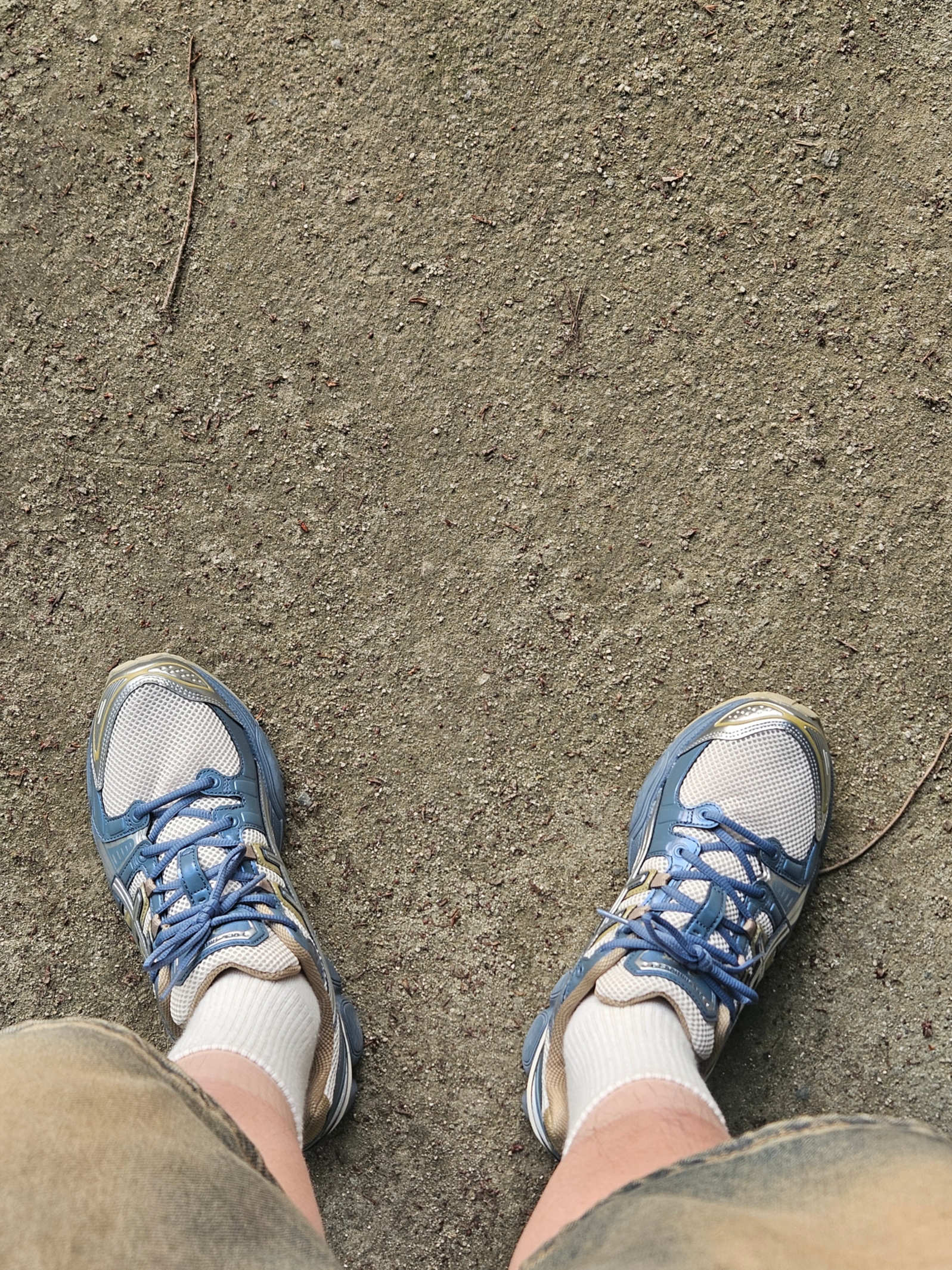 Asics Gel-Nimbus 9 Oatmeal Ironclad 착용 스타일 - 5
