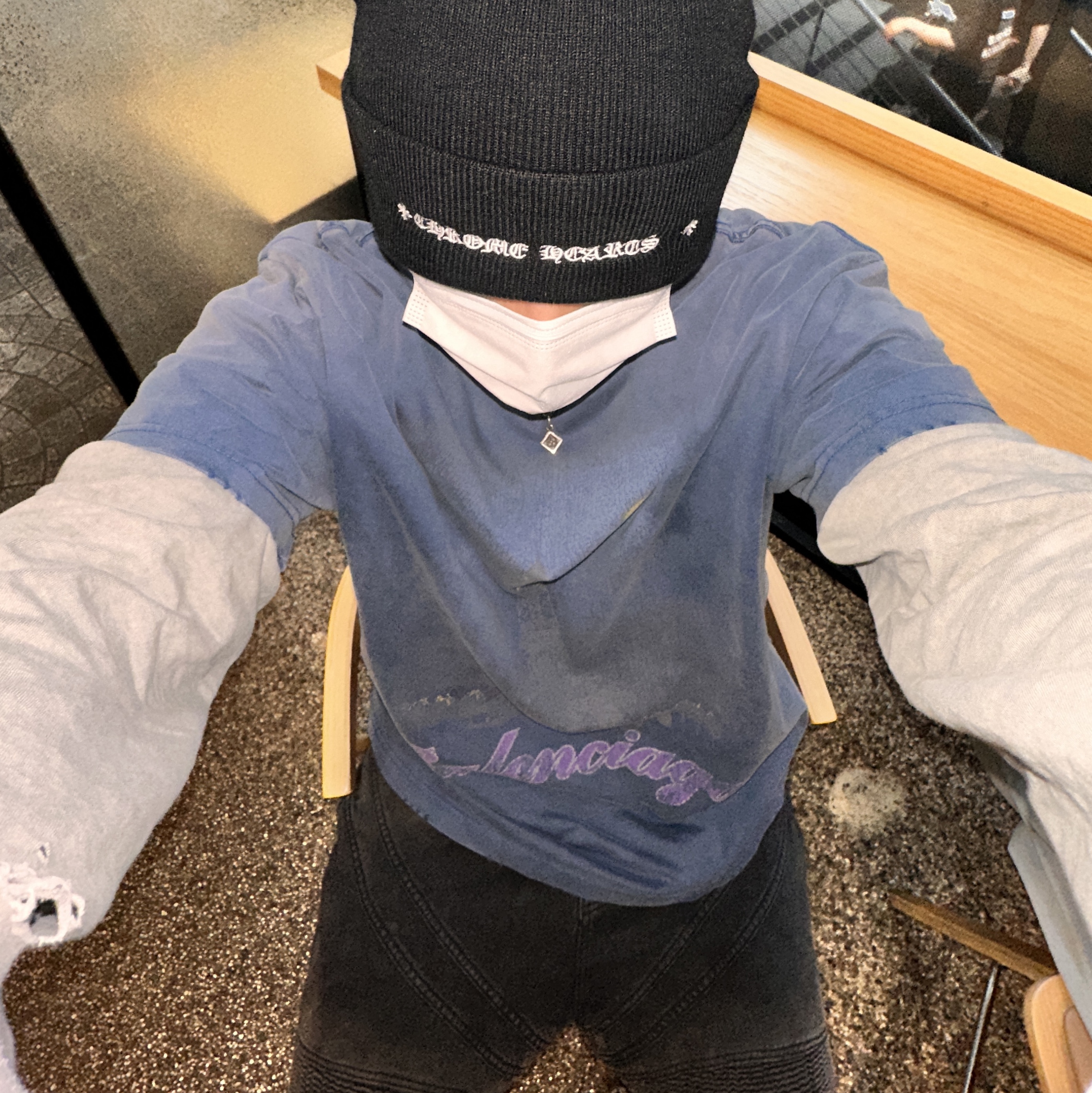 Louis Vuitton LV Trainer Sneakers Bleu Ciel, Chrome Hearts Horseshoe Beanie Black 착용 스타일 - 2