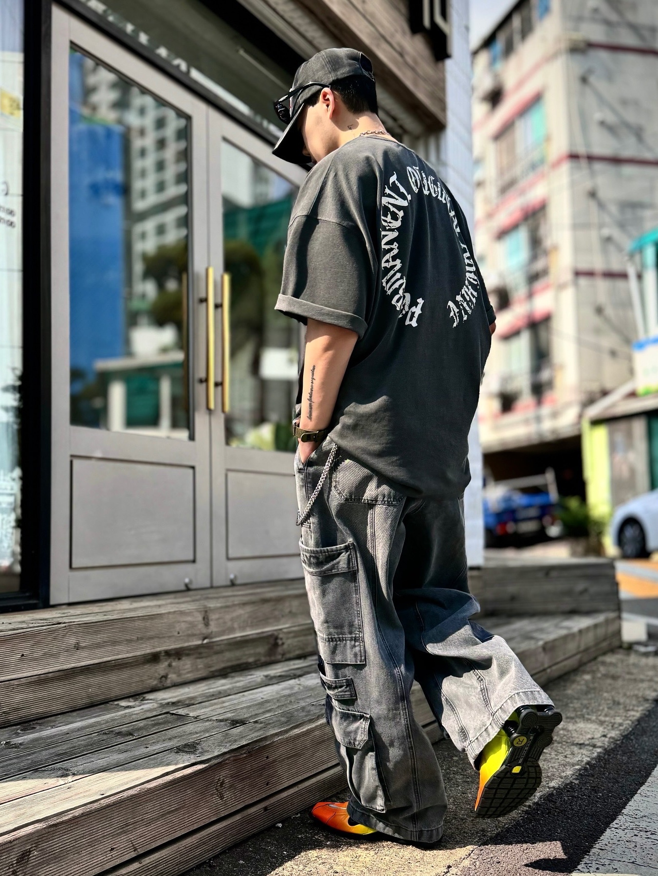 Matin Kim Western Style Belt Red, Nike x Martine Rose Shox MR4 Safety Orange 착용 스타일 - 3