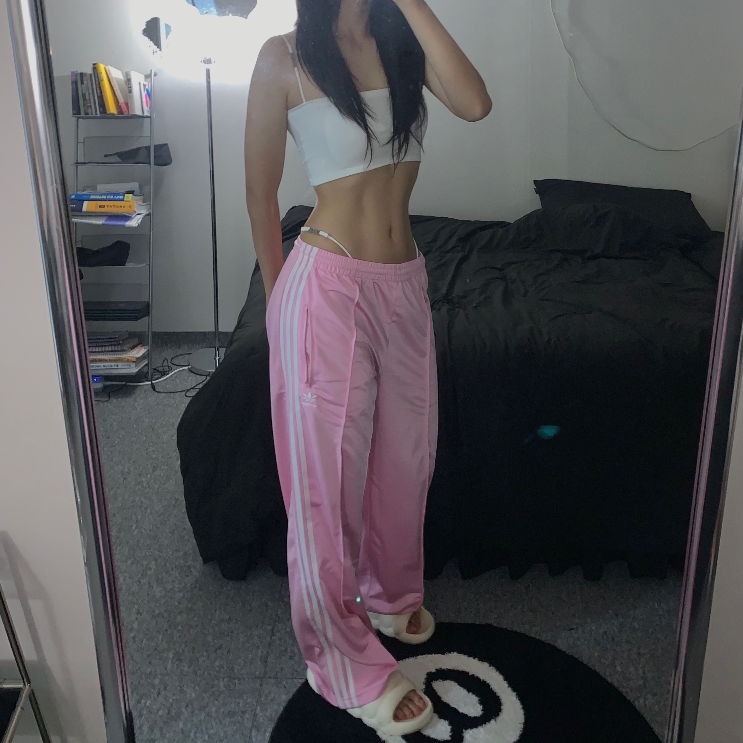 (W) Adidas Firebird Loose Track Pants True Pink - KR Sizing 착용 스타일