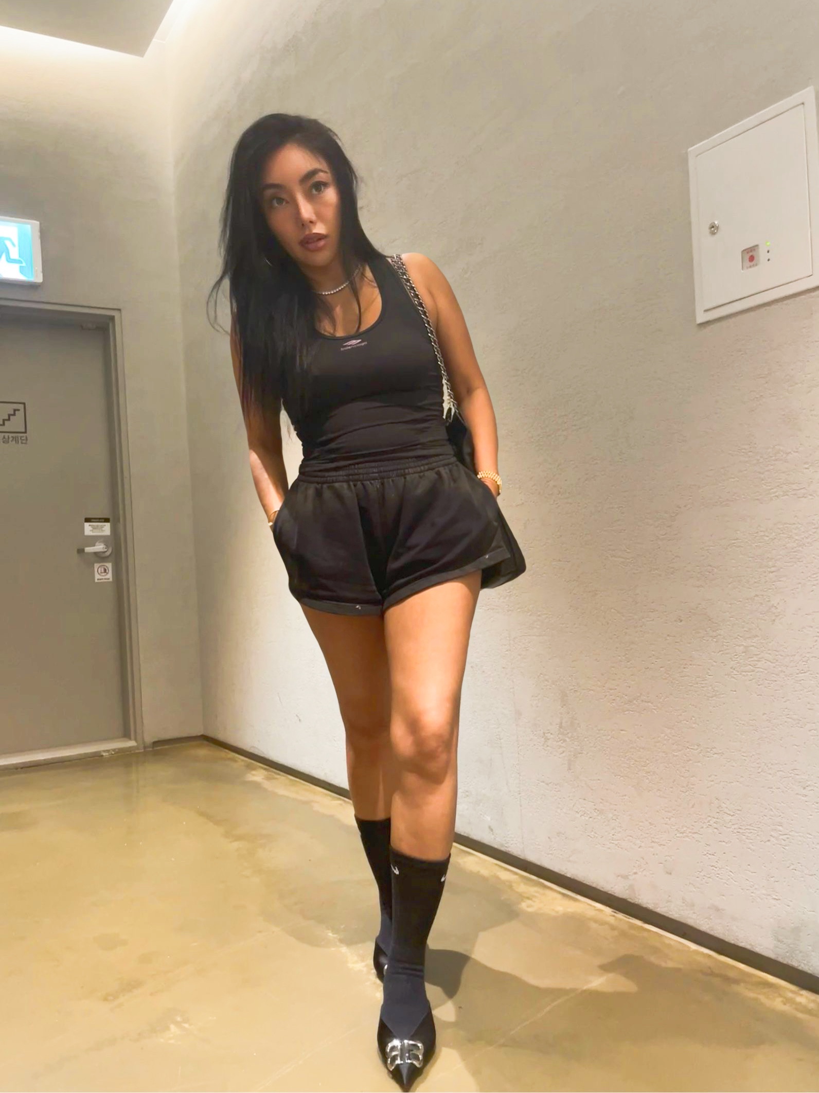 (W) Balenciaga 3b Sports Icon Athletic Tank Top Black, Balenciaga Running Shorts Black Faded 착용 스타일 - 1