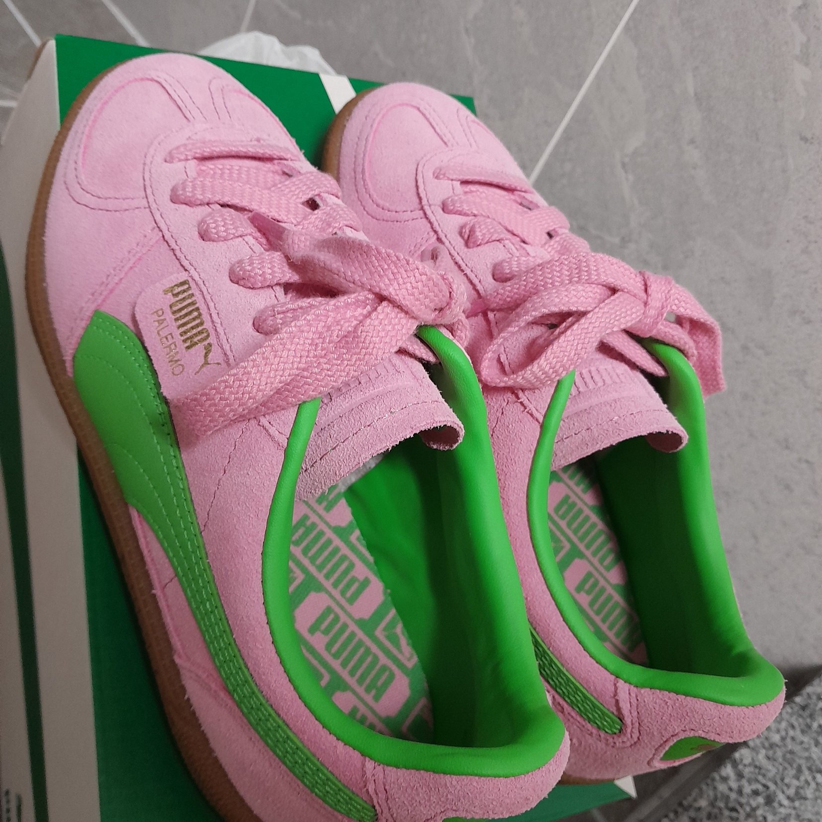 Puma Palermo Special Pink Delight Green 착용 스타일