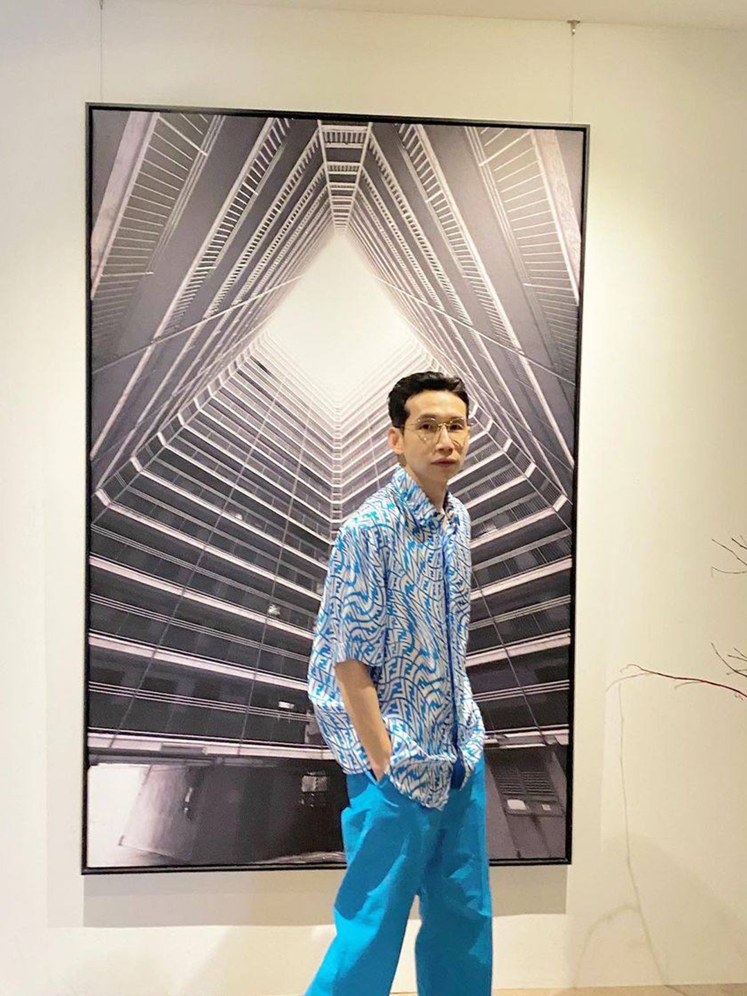 Human Made Duck S/S Shirt White, Stussy Boxy Flat Hem Crinkled Shirt Blue Check 착용 스타일 - 2