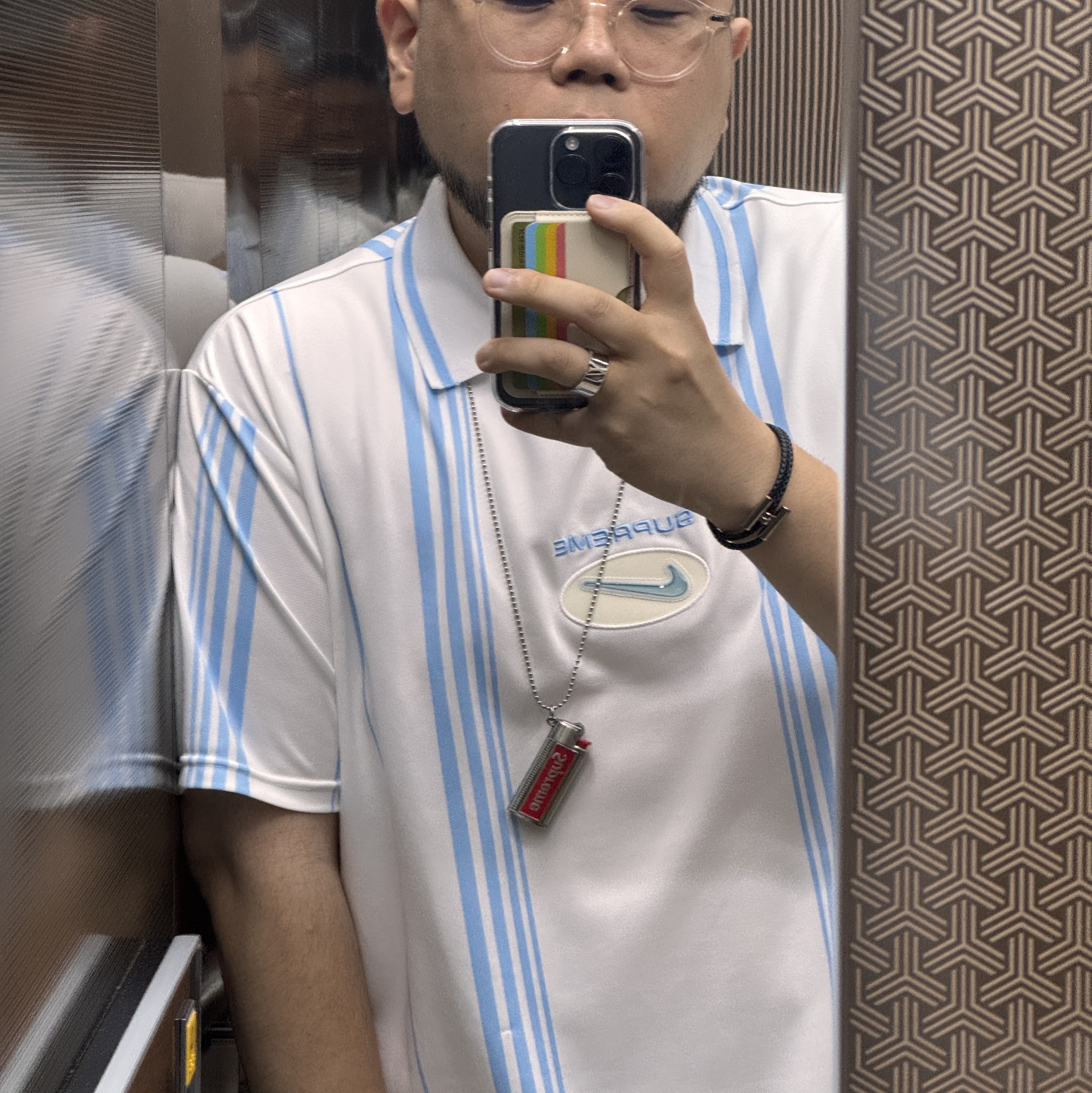 Supreme x Nike Jewel Stripe Soccer Jersey White - 20FW, Supreme Metal Lighter Holster - 19SS 착용 스타일 - 1