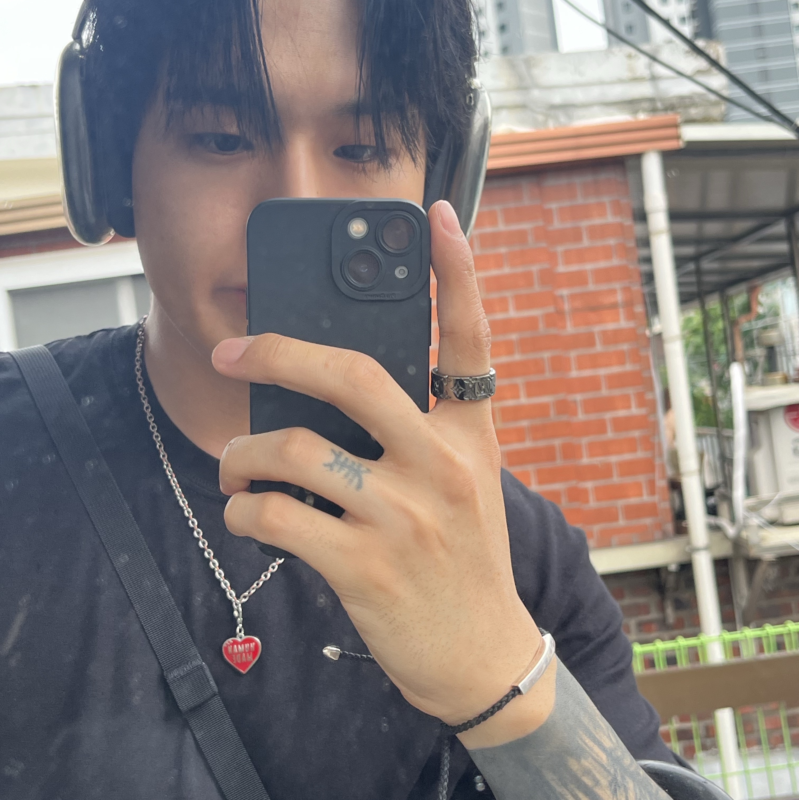 Human Made Five Heart Necklace Silver 착용 스타일