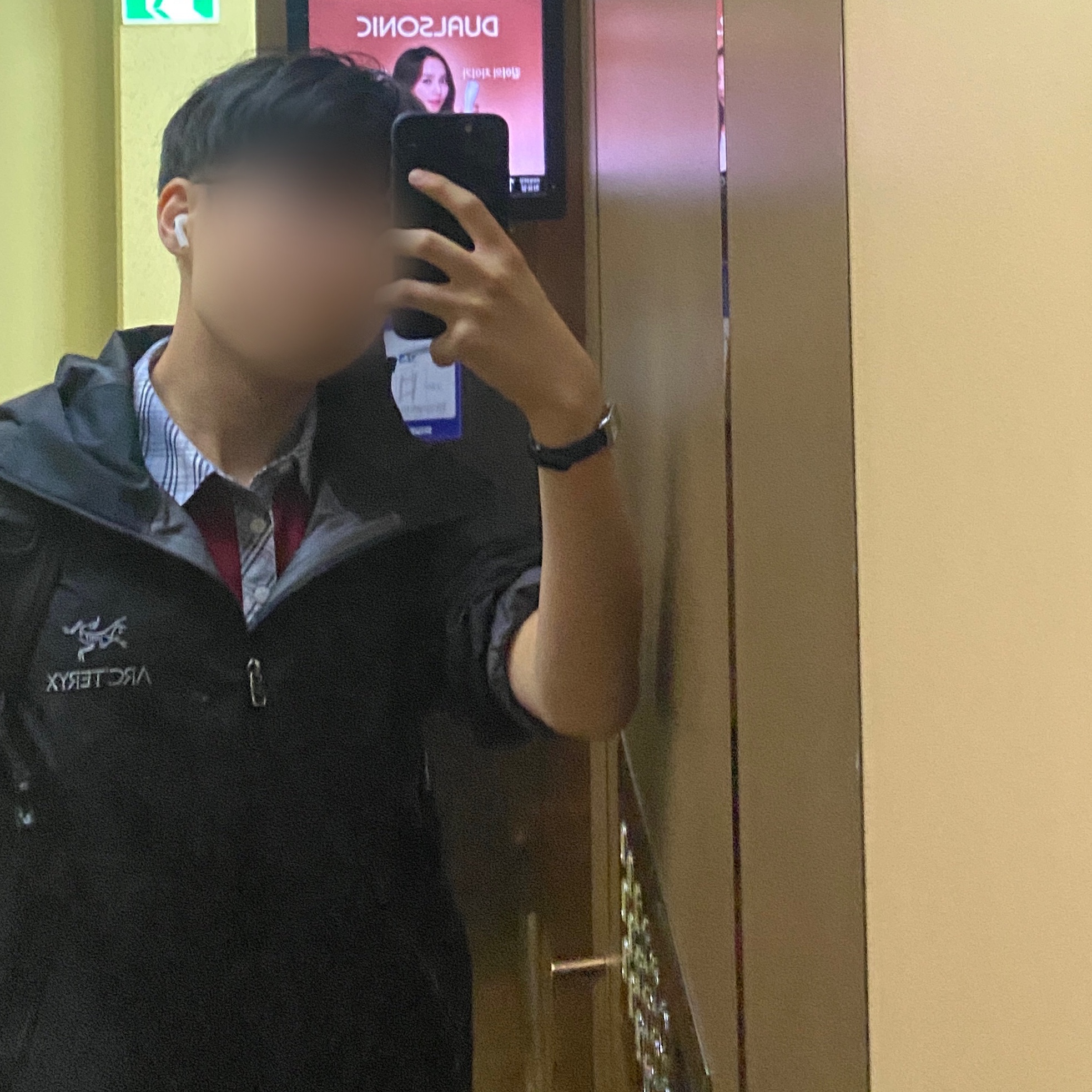 Arc'teryx Beta LT Jacket Black, Casio LTP-V007L-7B1 착용 스타일 - 1